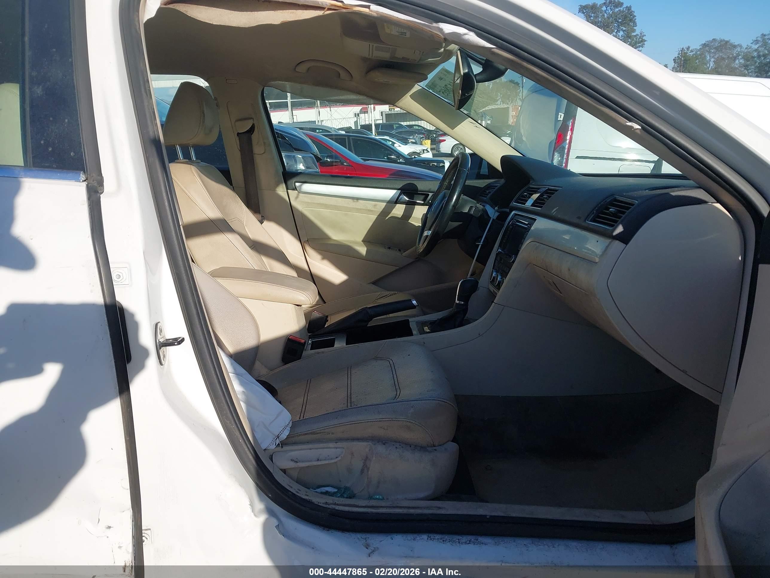 VOLKSWAGEN PASSAT image 5