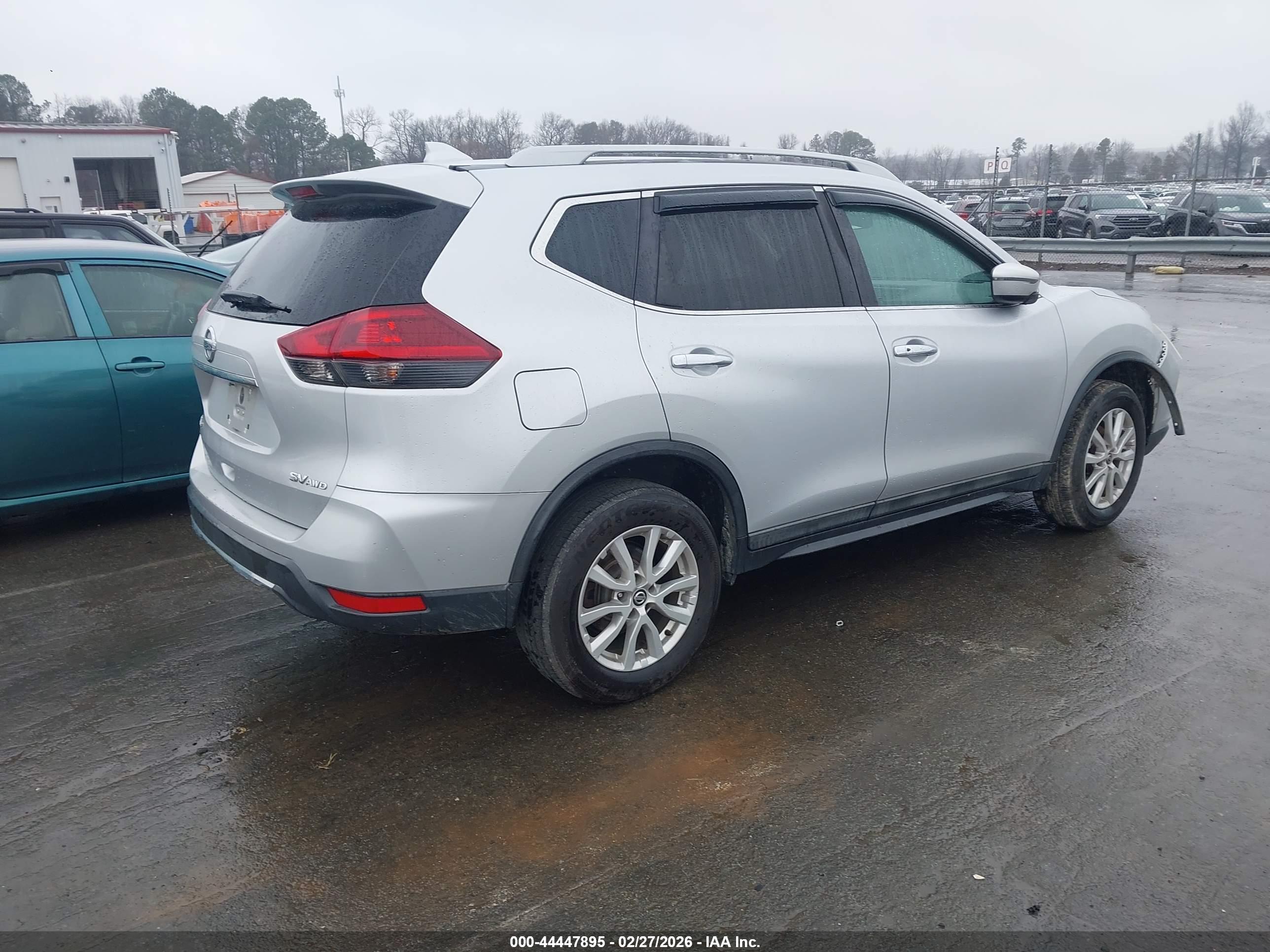 NISSAN ROGUE image 4