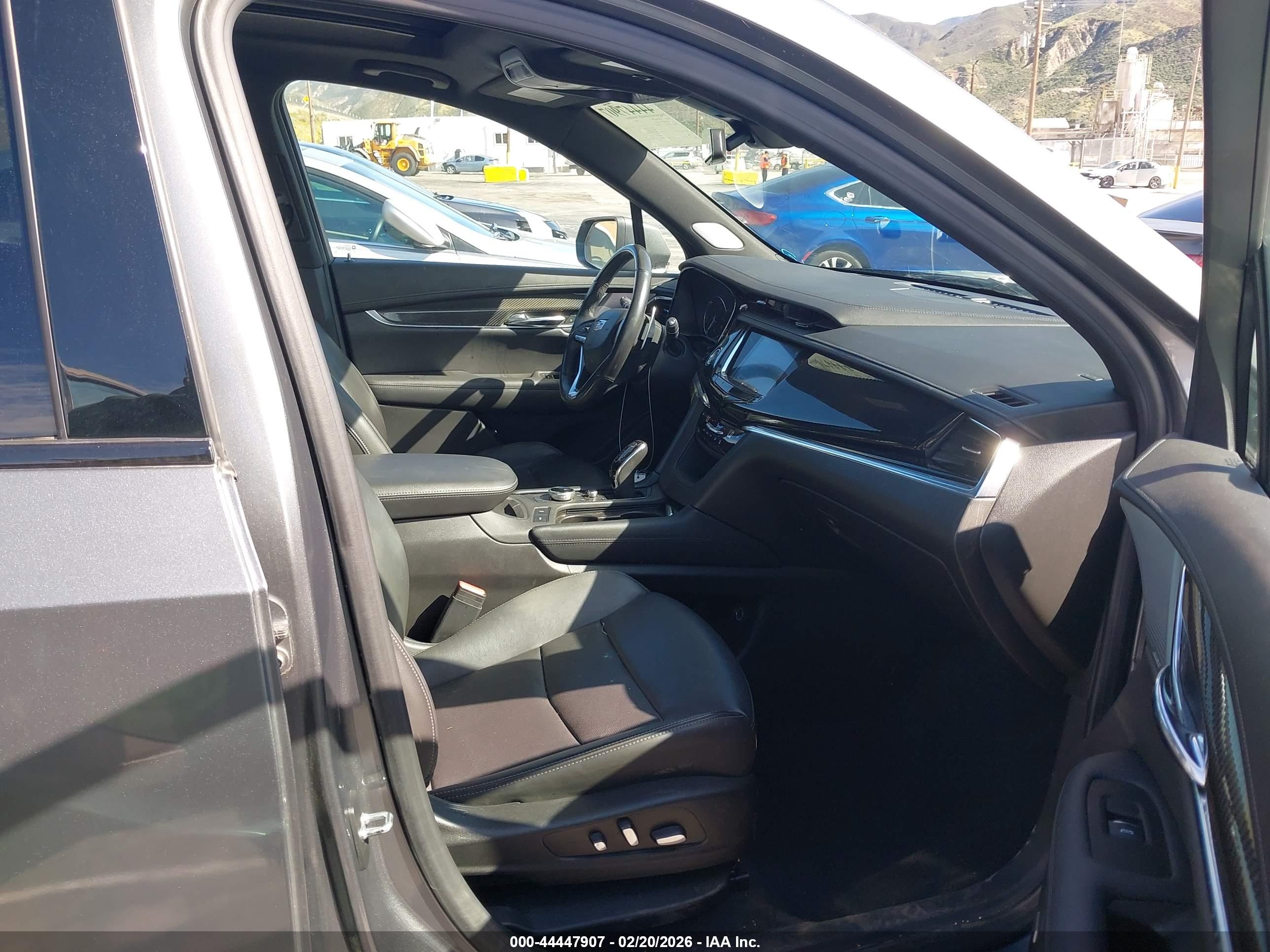 CADILLAC XT6 image 5