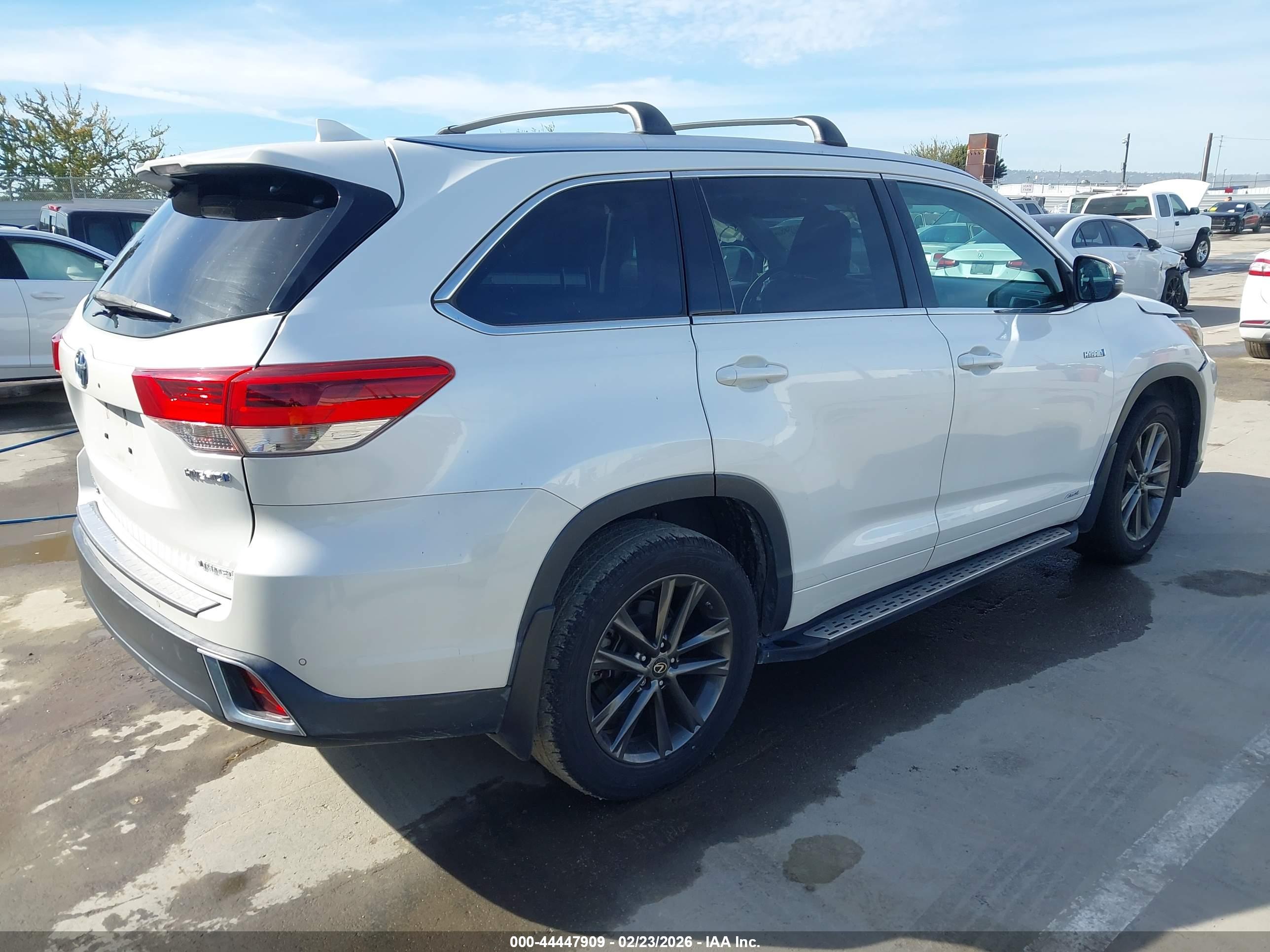 TOYOTA HIGHLANDER image 4