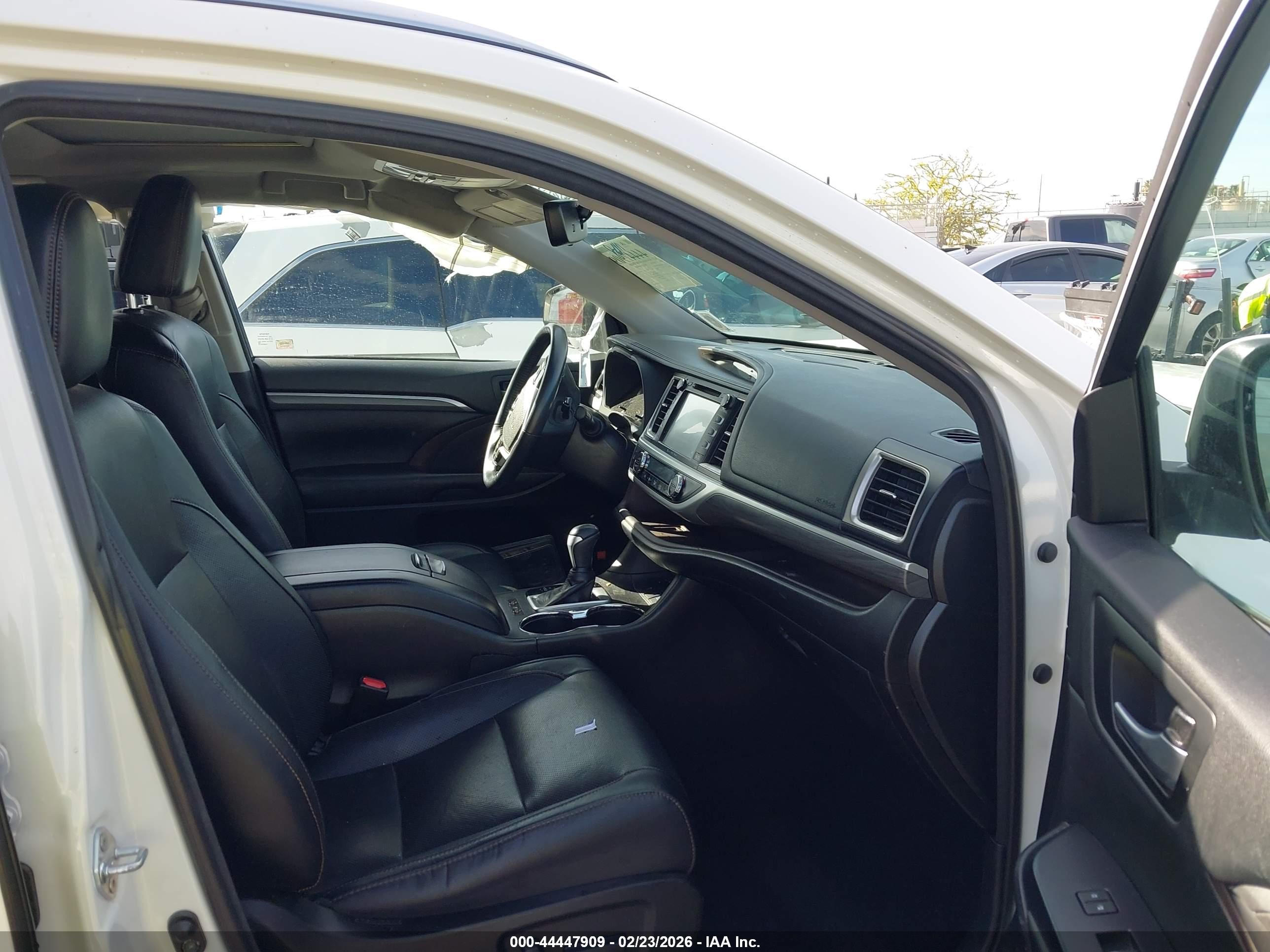 TOYOTA HIGHLANDER image 5