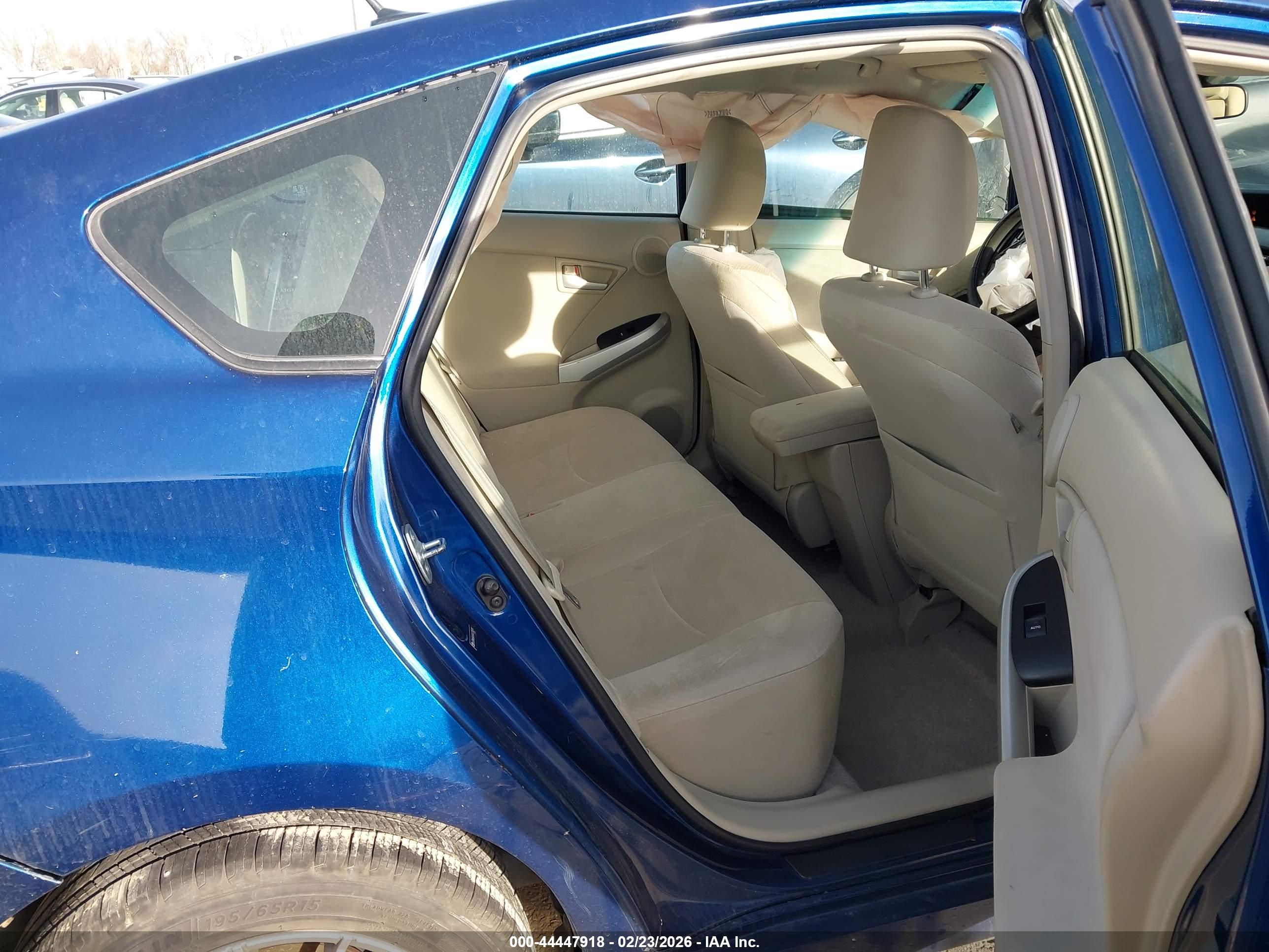 TOYOTA PRIUS image 8