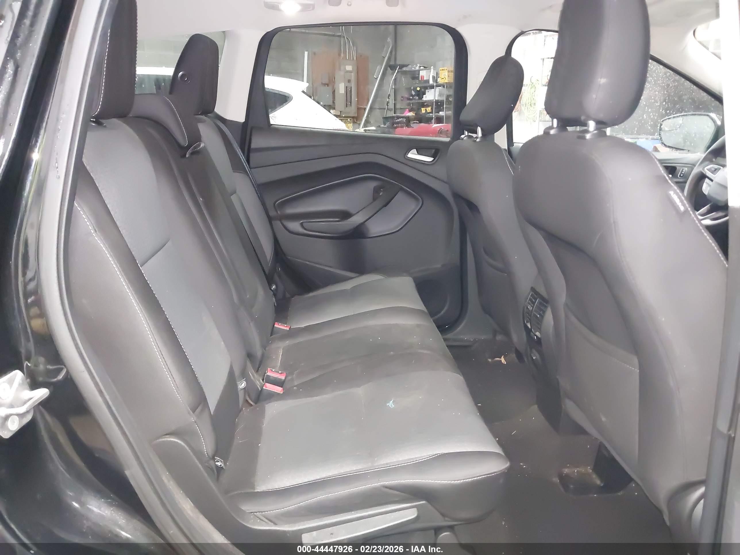 FORD ESCAPE image 8
