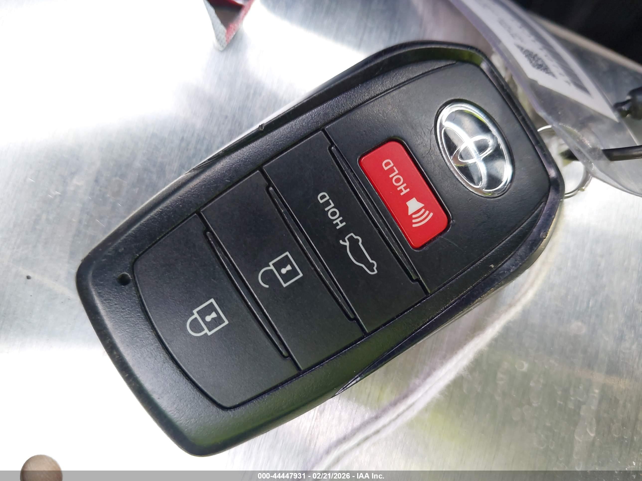 TOYOTA CAMRY image 11