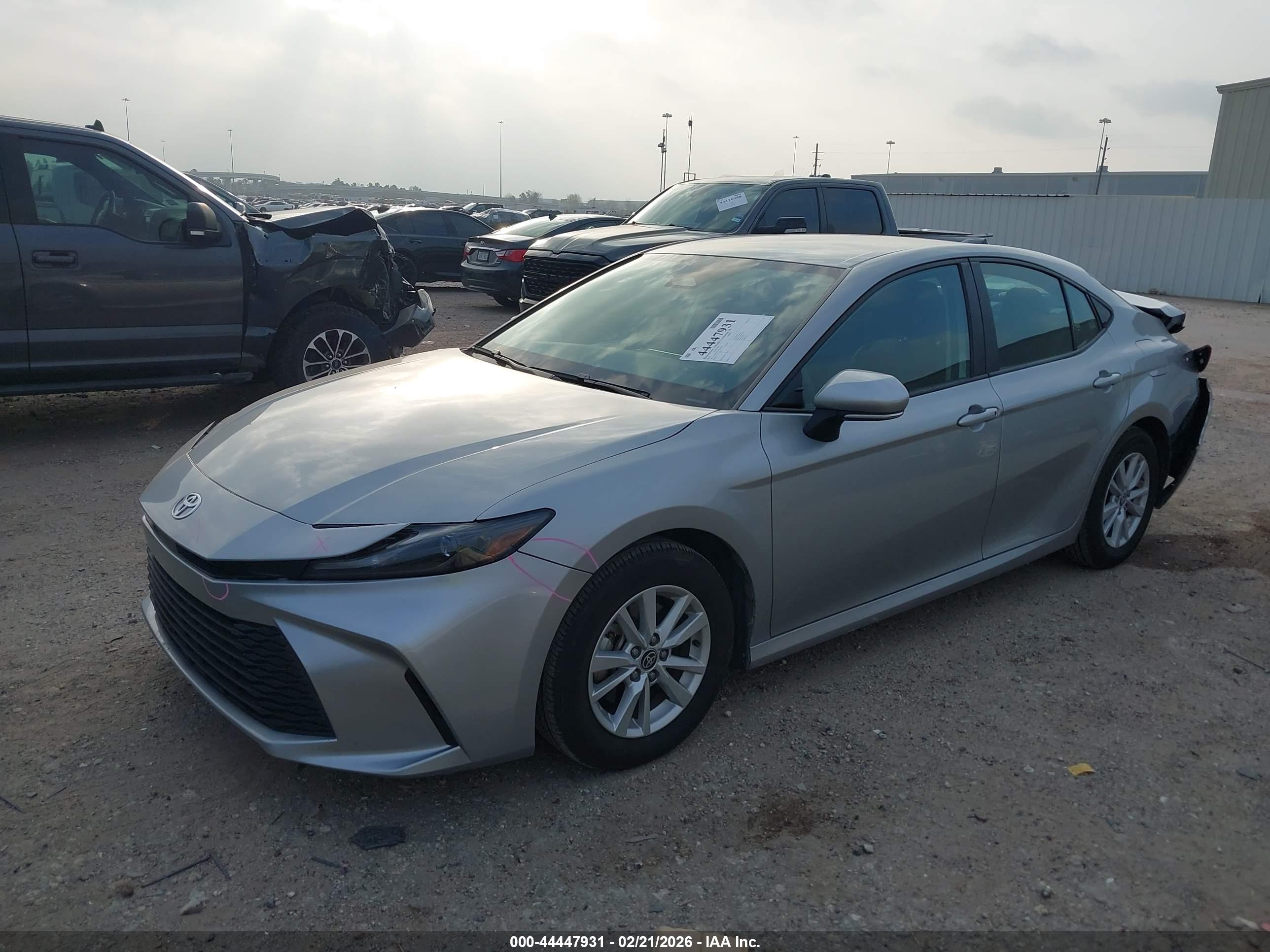 TOYOTA CAMRY image 2