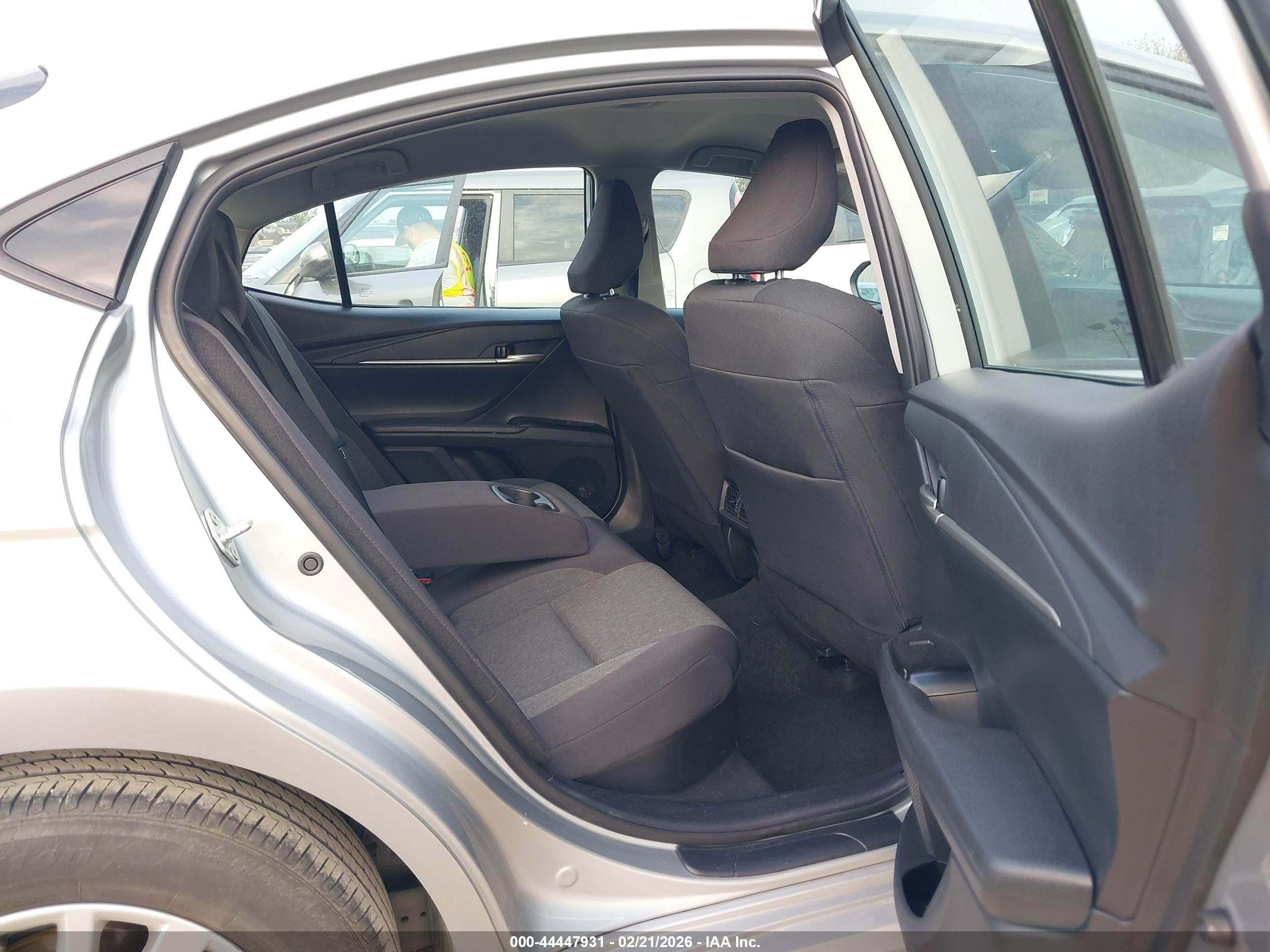 TOYOTA CAMRY image 8