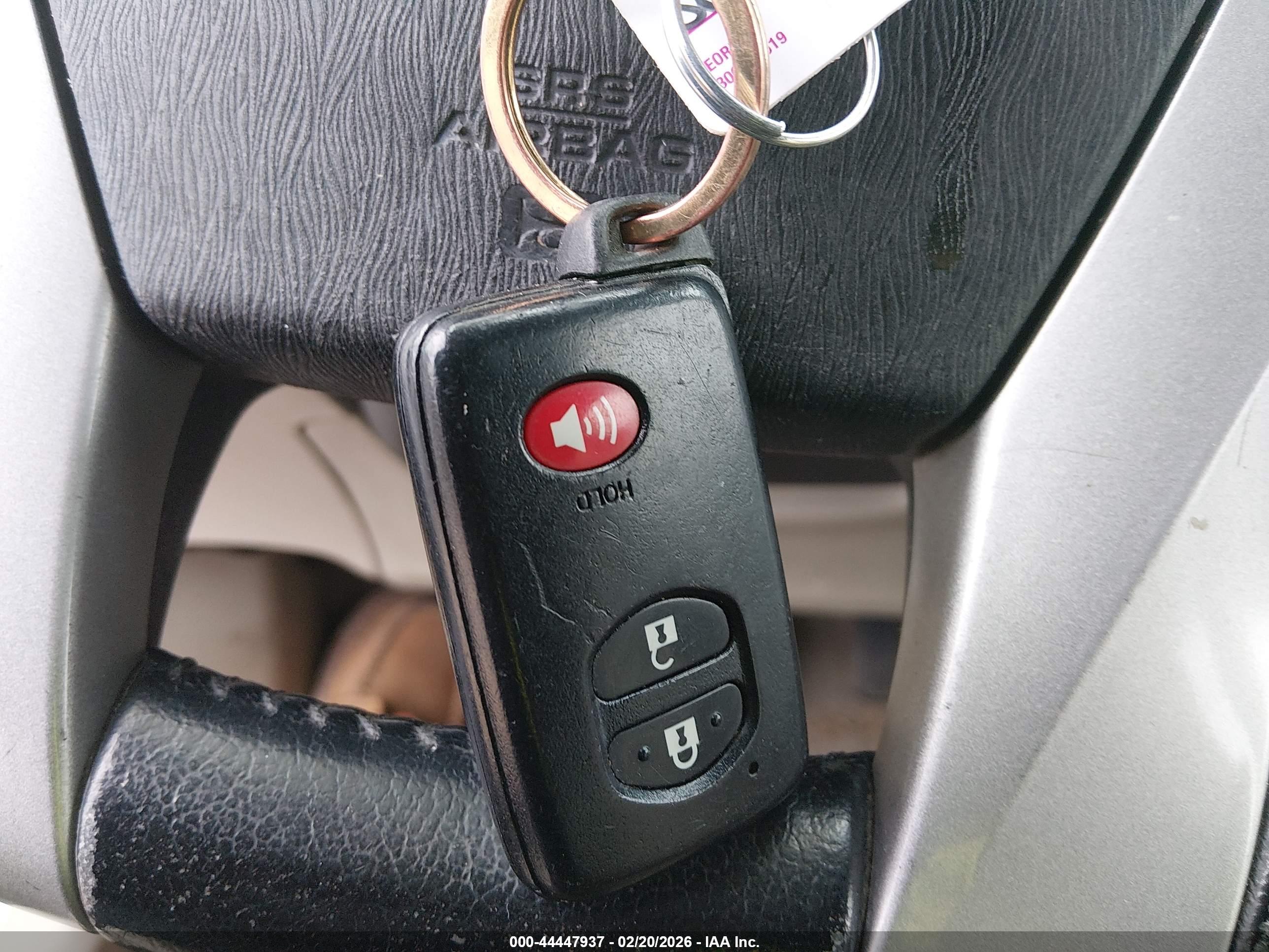TOYOTA PRIUS image 11