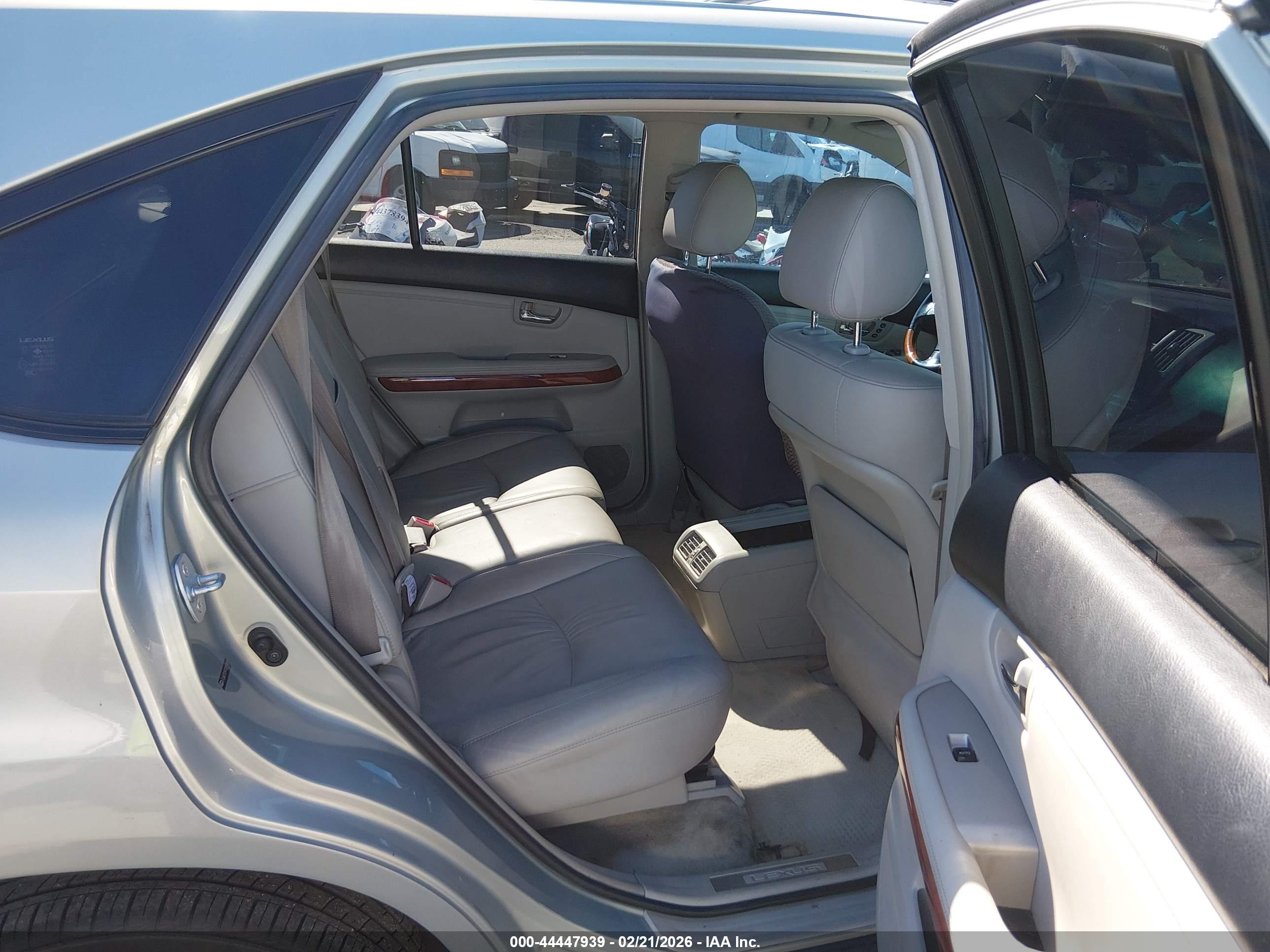 LEXUS RX image 8