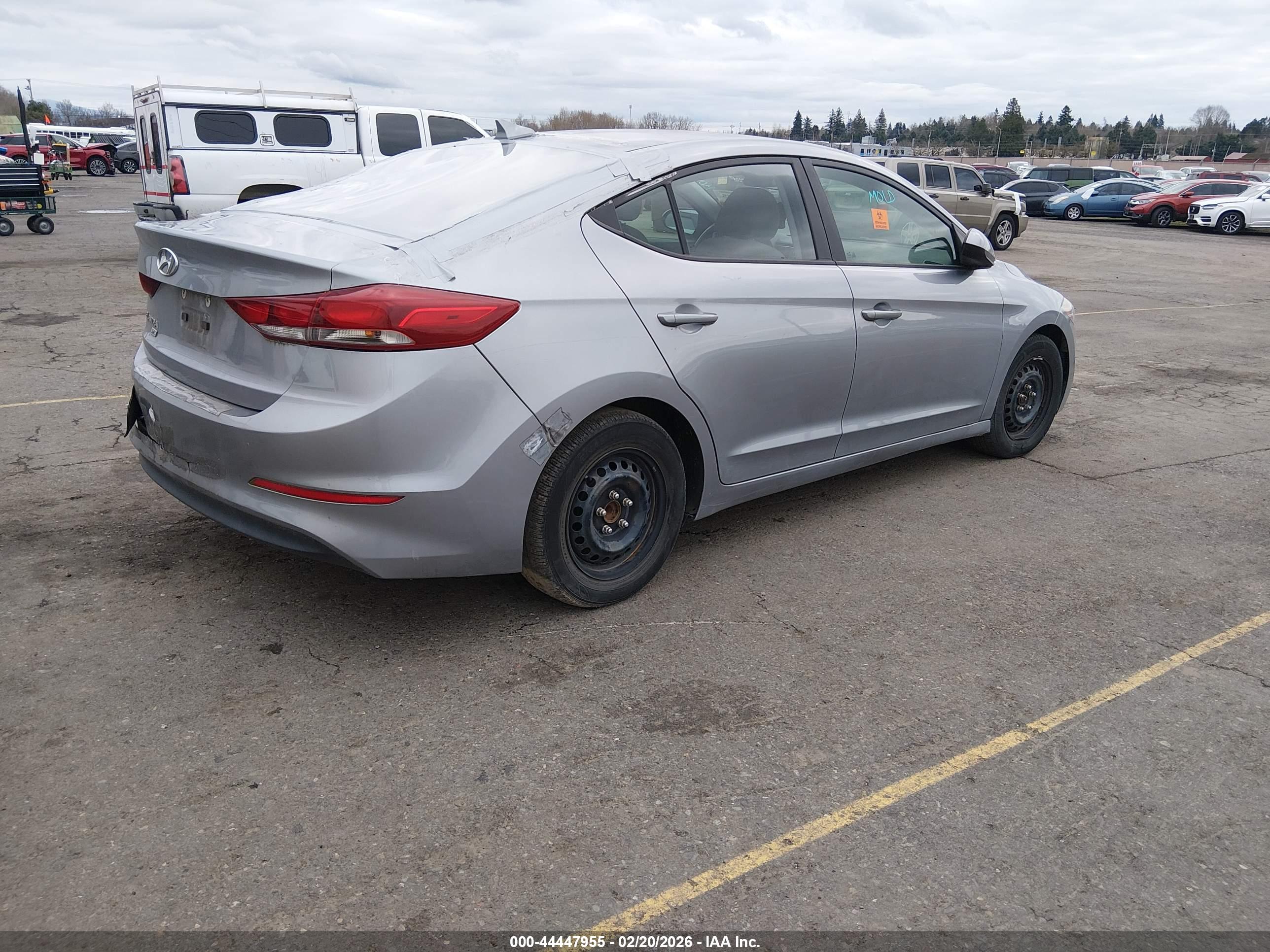 HYUNDAI ELANTRA image 4