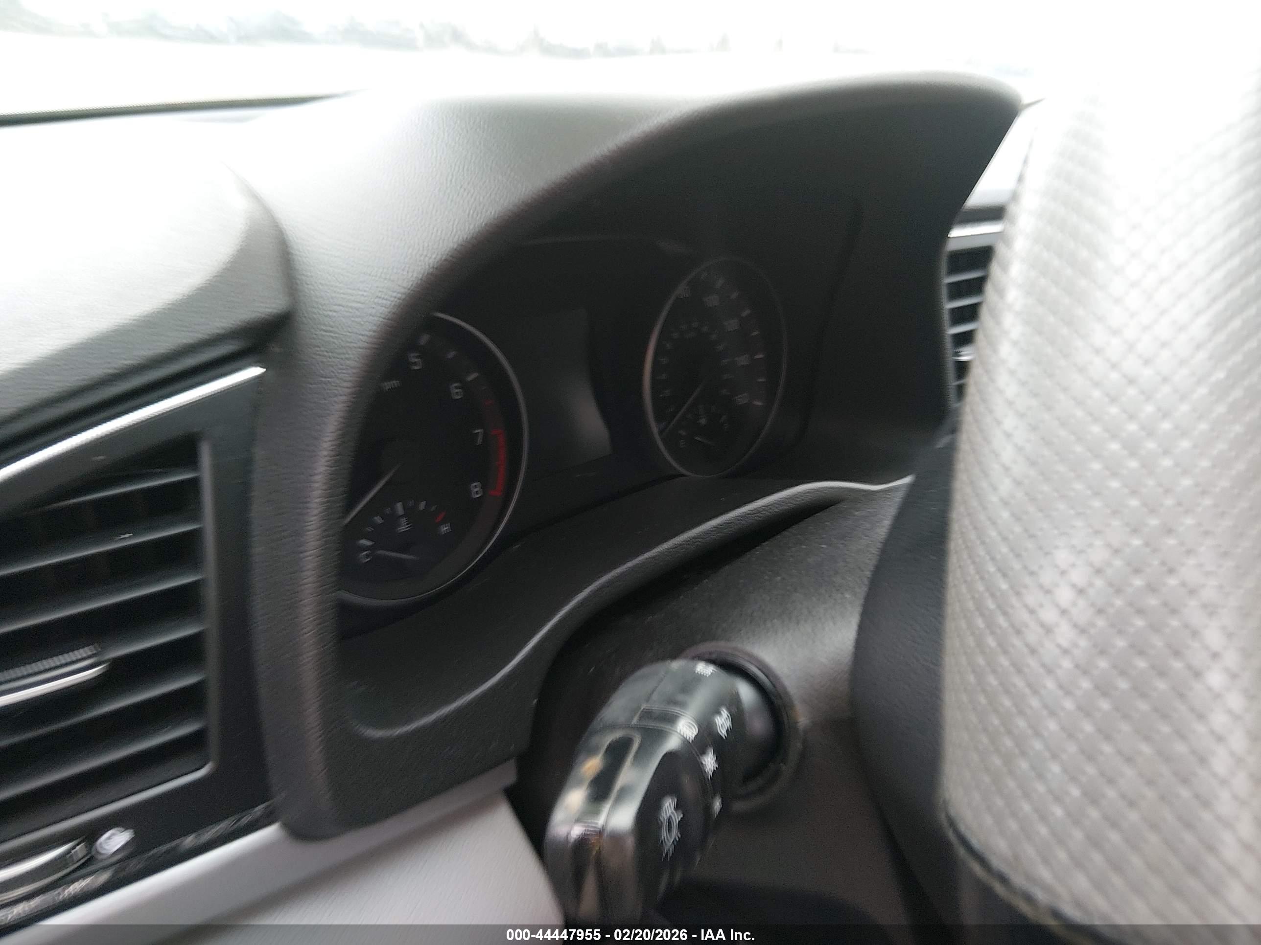 HYUNDAI ELANTRA image 7