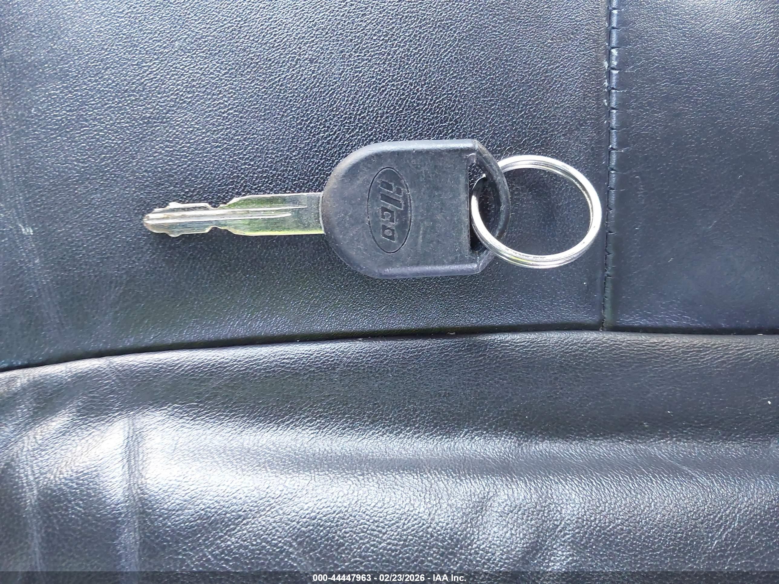 FORD ESCAPE image 11