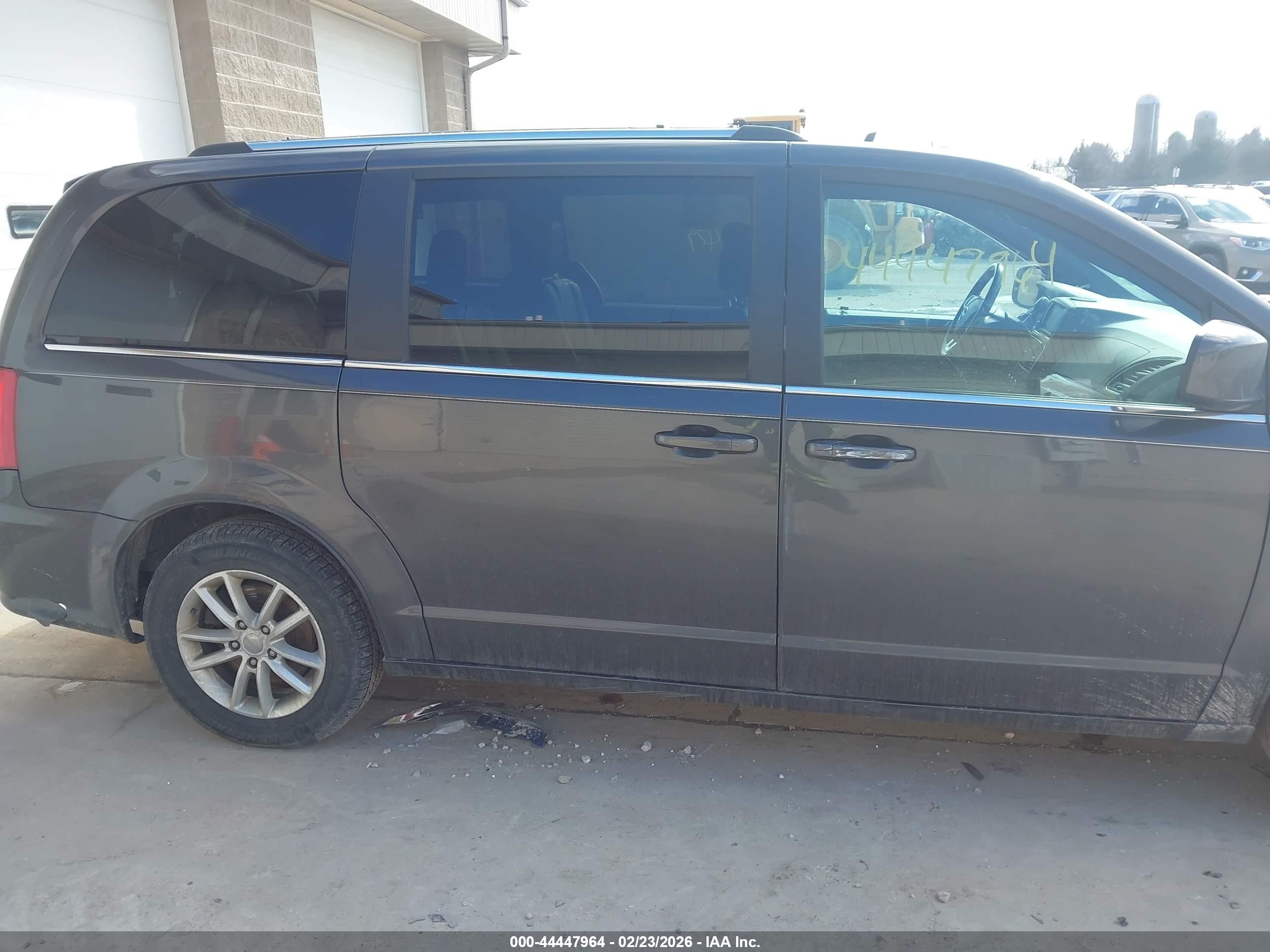 DODGE GRAND image 6