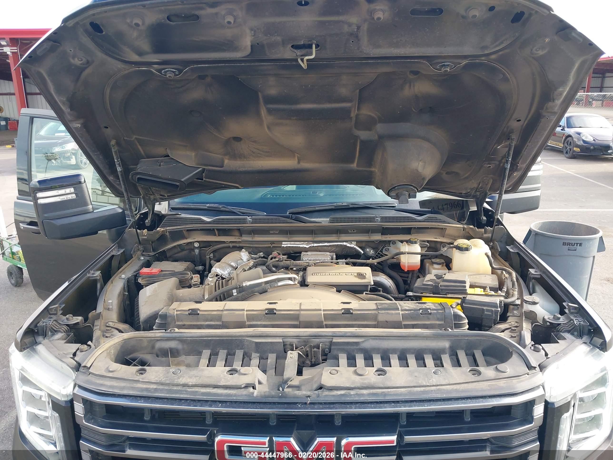 GMC SIERRA image 10