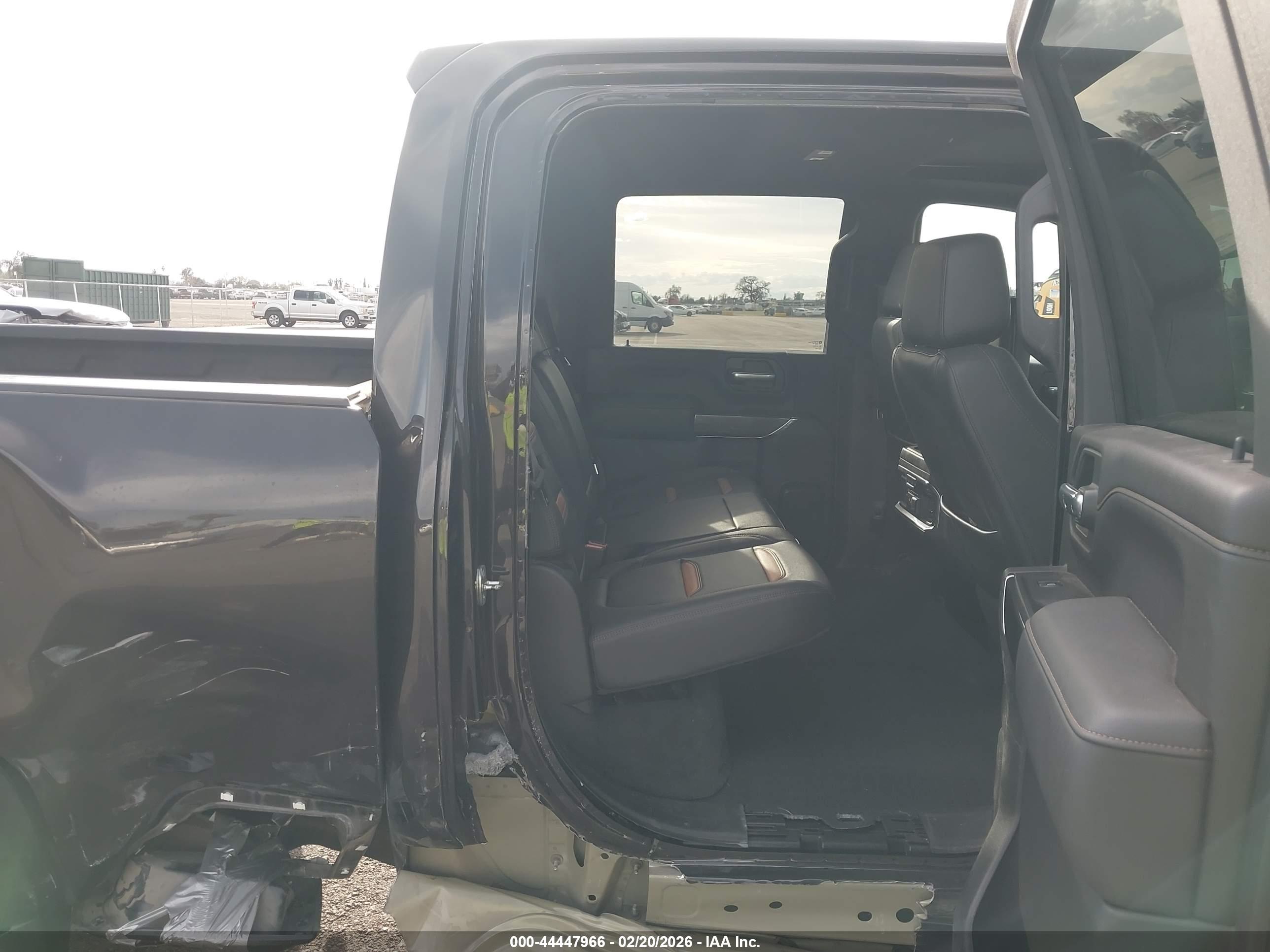 GMC SIERRA image 8