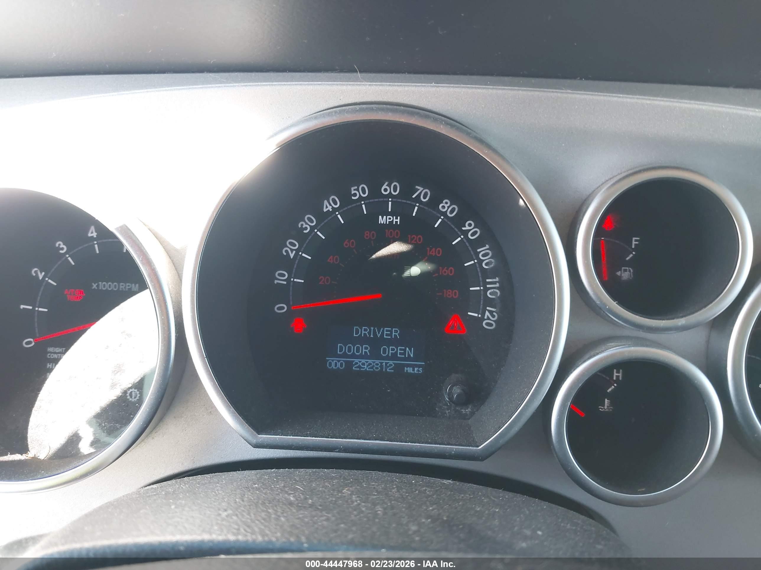 TOYOTA SEQUOIA image 7