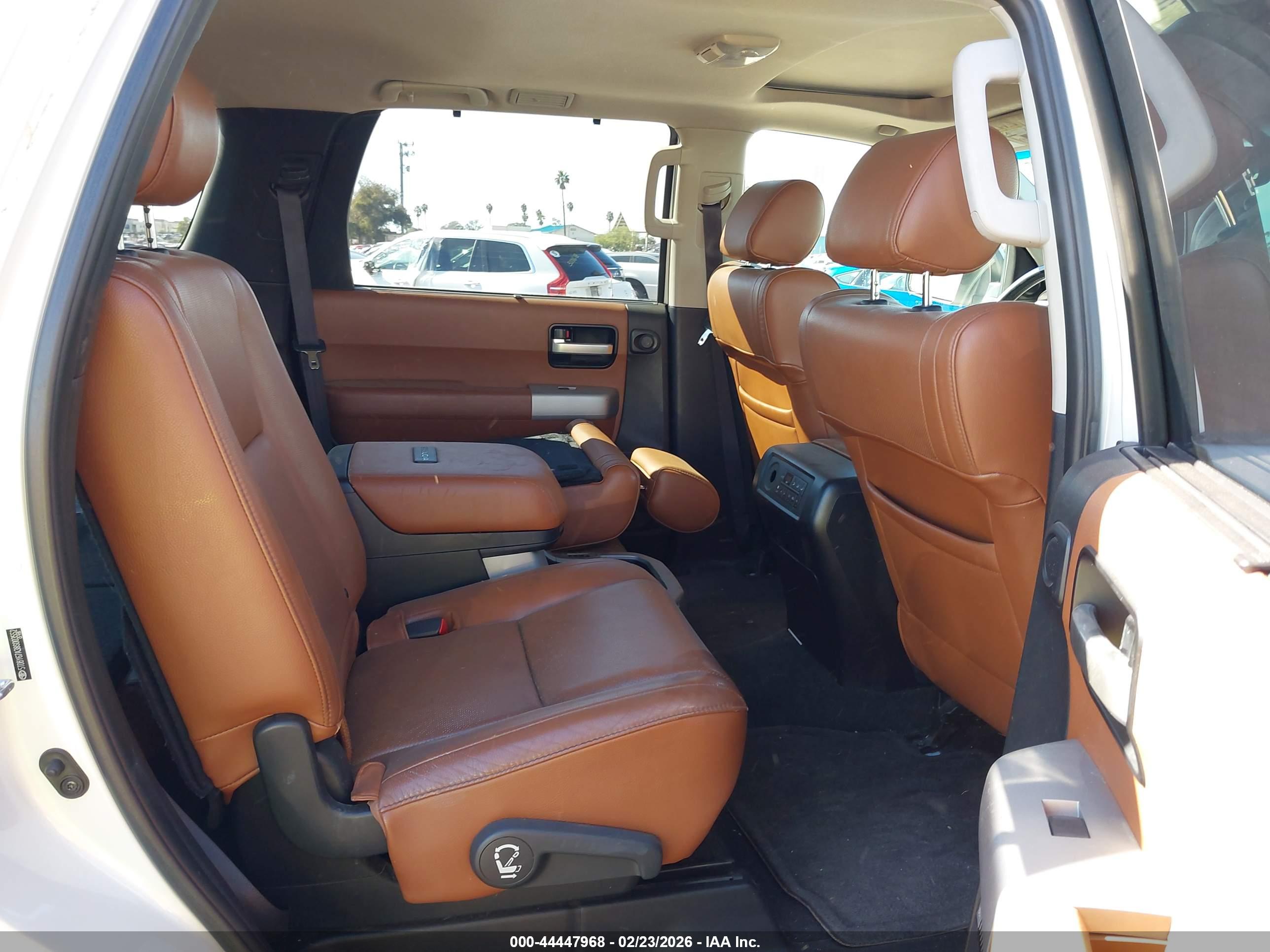 TOYOTA SEQUOIA image 8