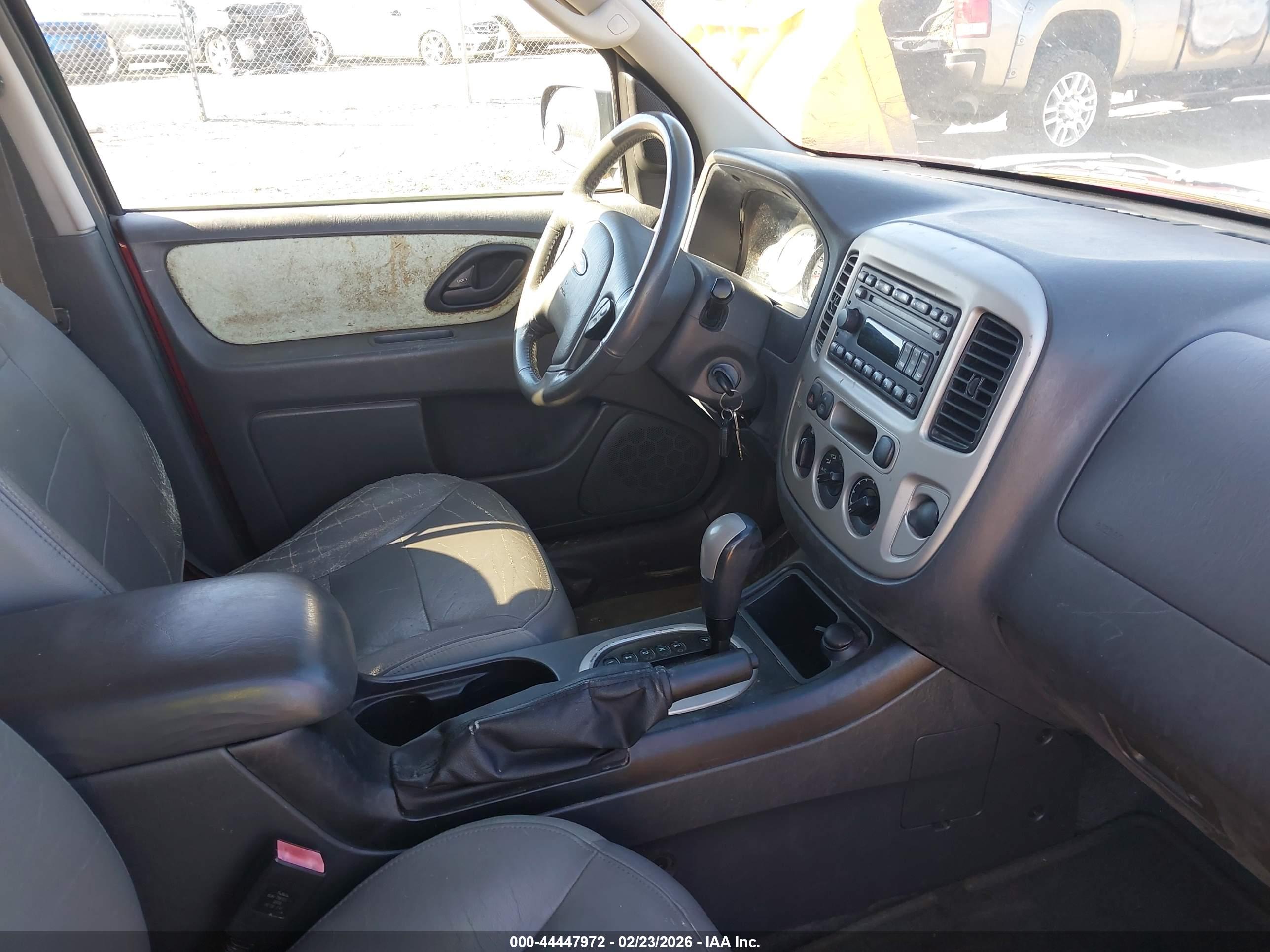 FORD ESCAPE image 5