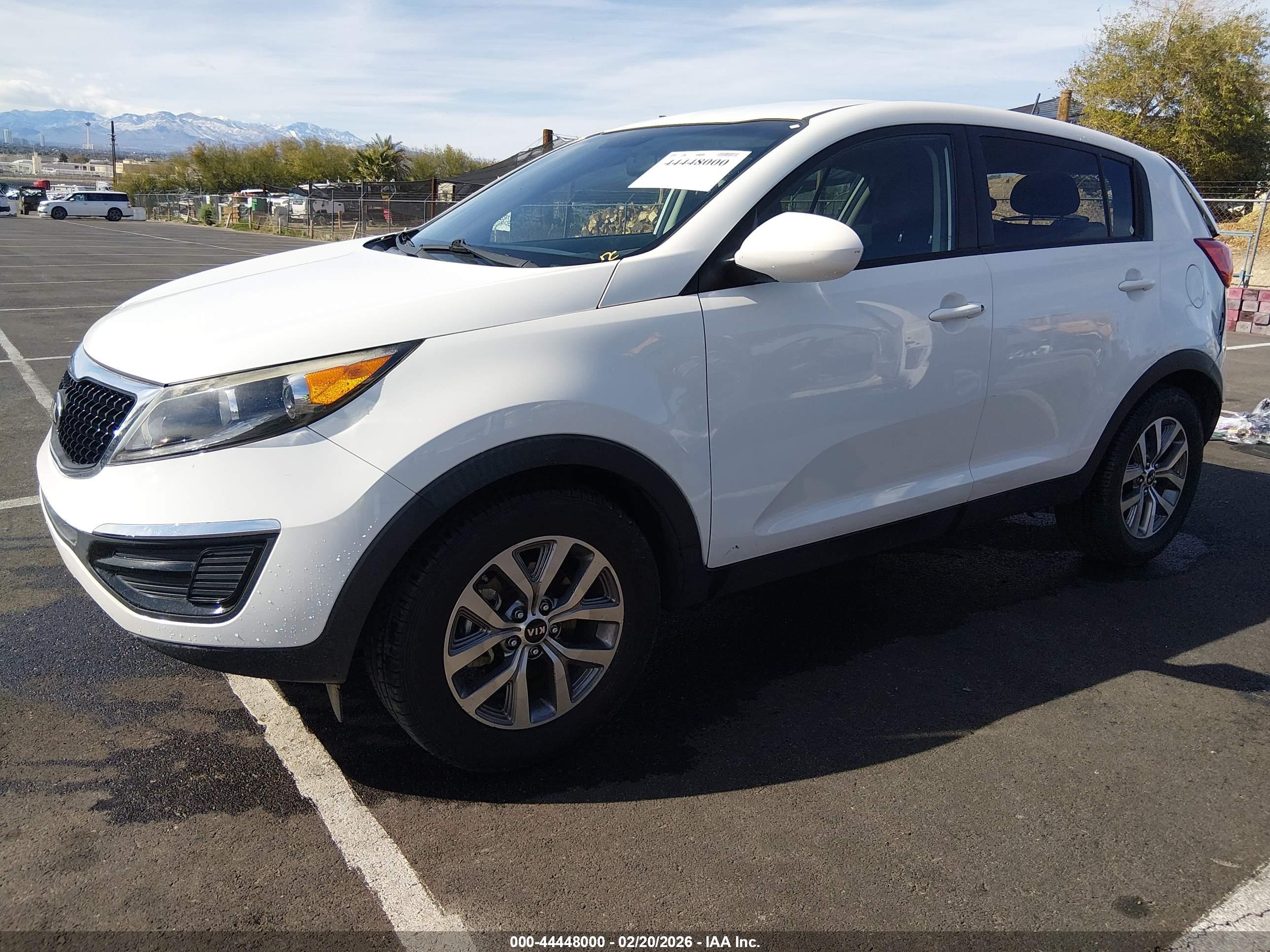 KIA SPORTAGE image 2