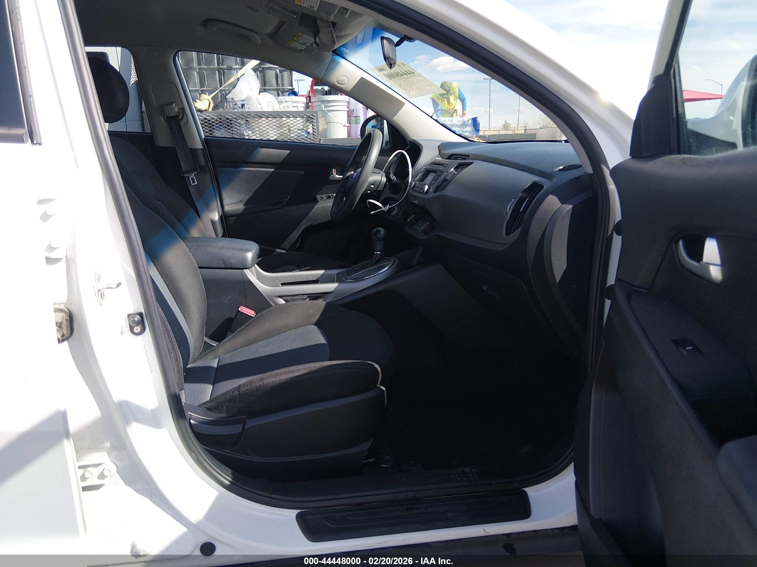KIA SPORTAGE image 5