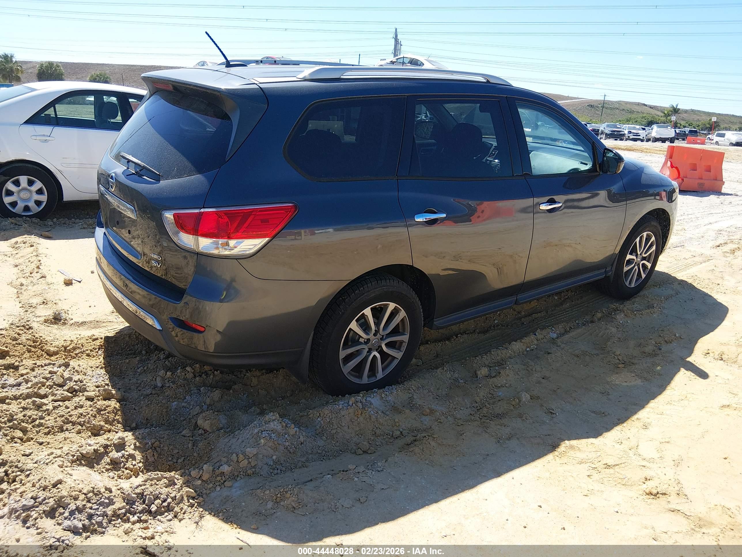 NISSAN PATHFINDER image 4