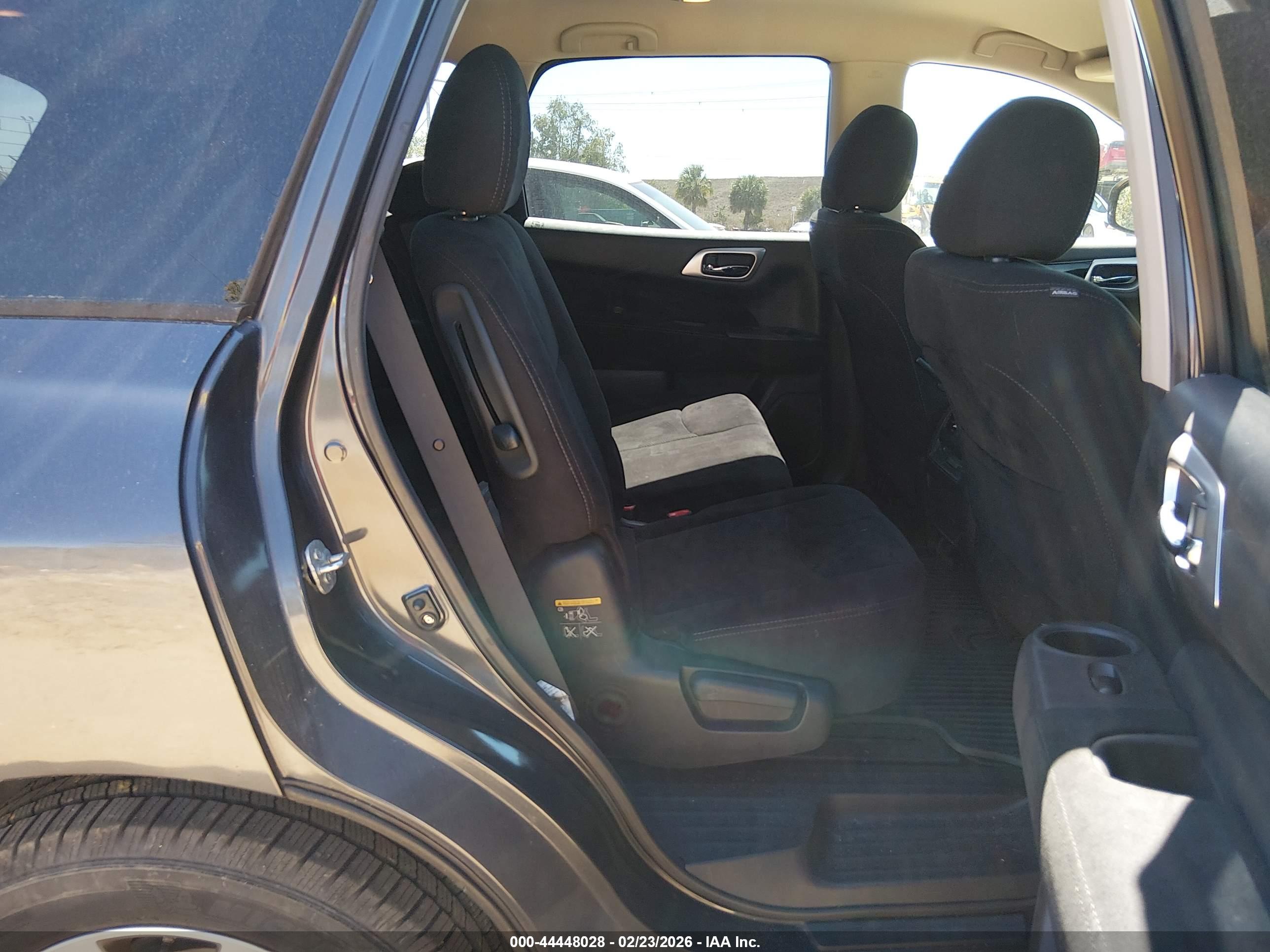 NISSAN PATHFINDER image 8