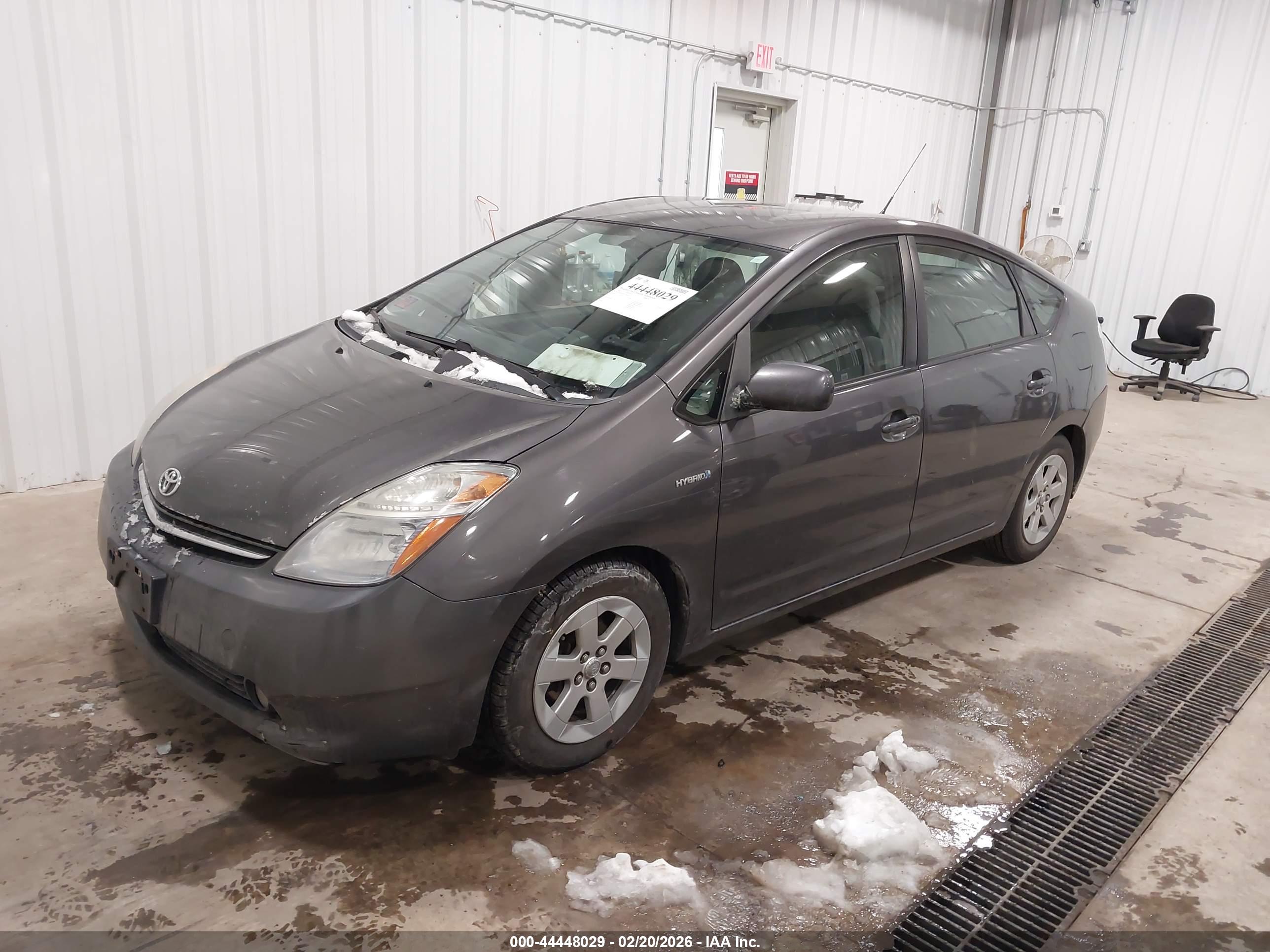 TOYOTA PRIUS image 2