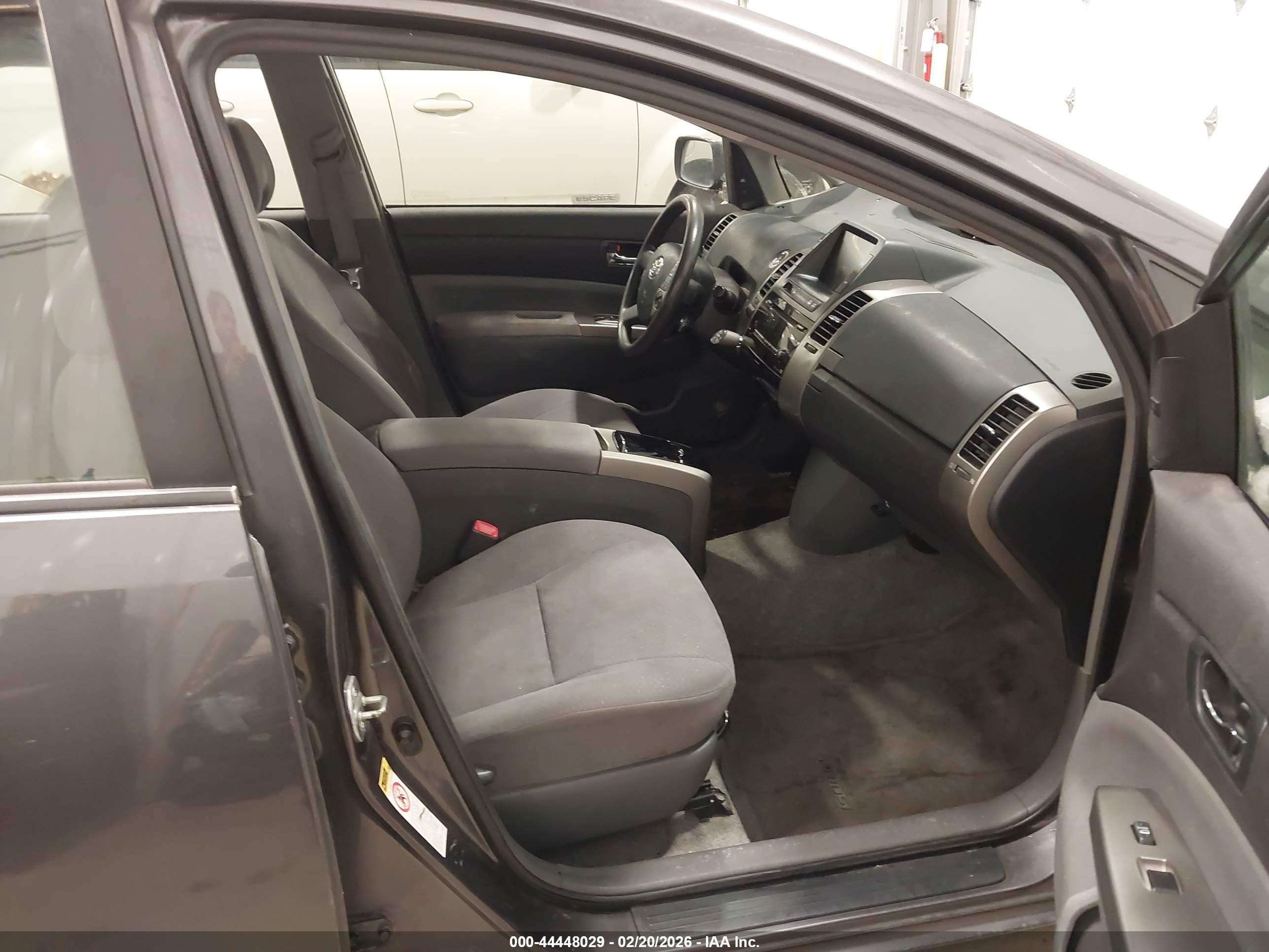 TOYOTA PRIUS image 5