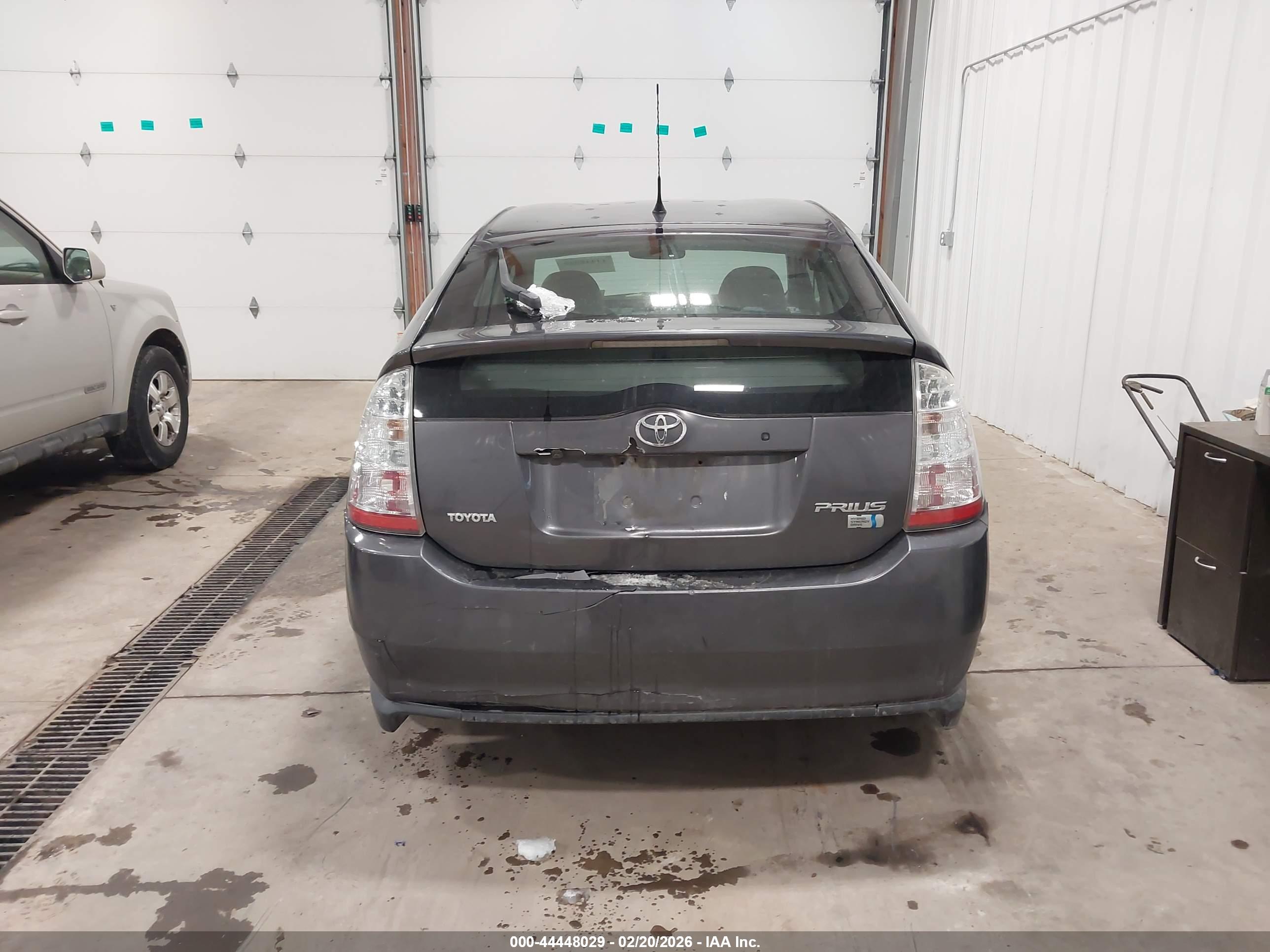 TOYOTA PRIUS image 6
