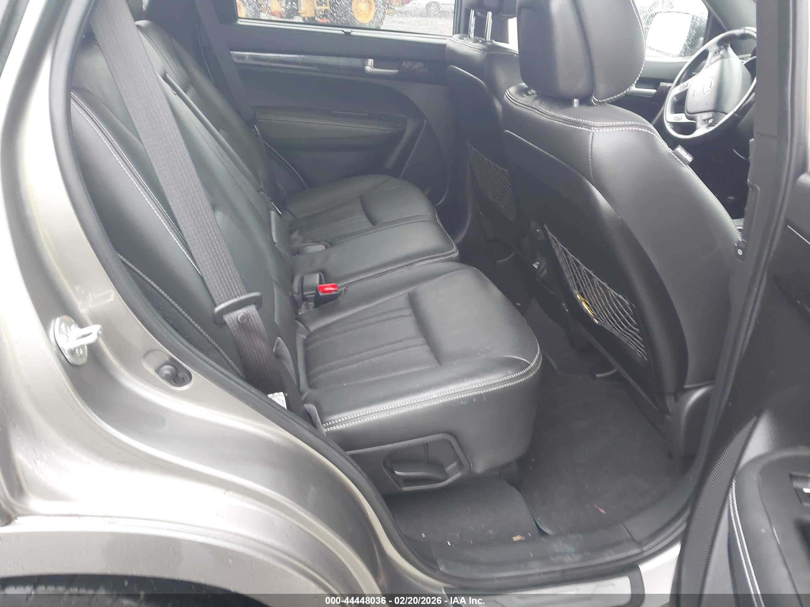 KIA SORENTO image 8