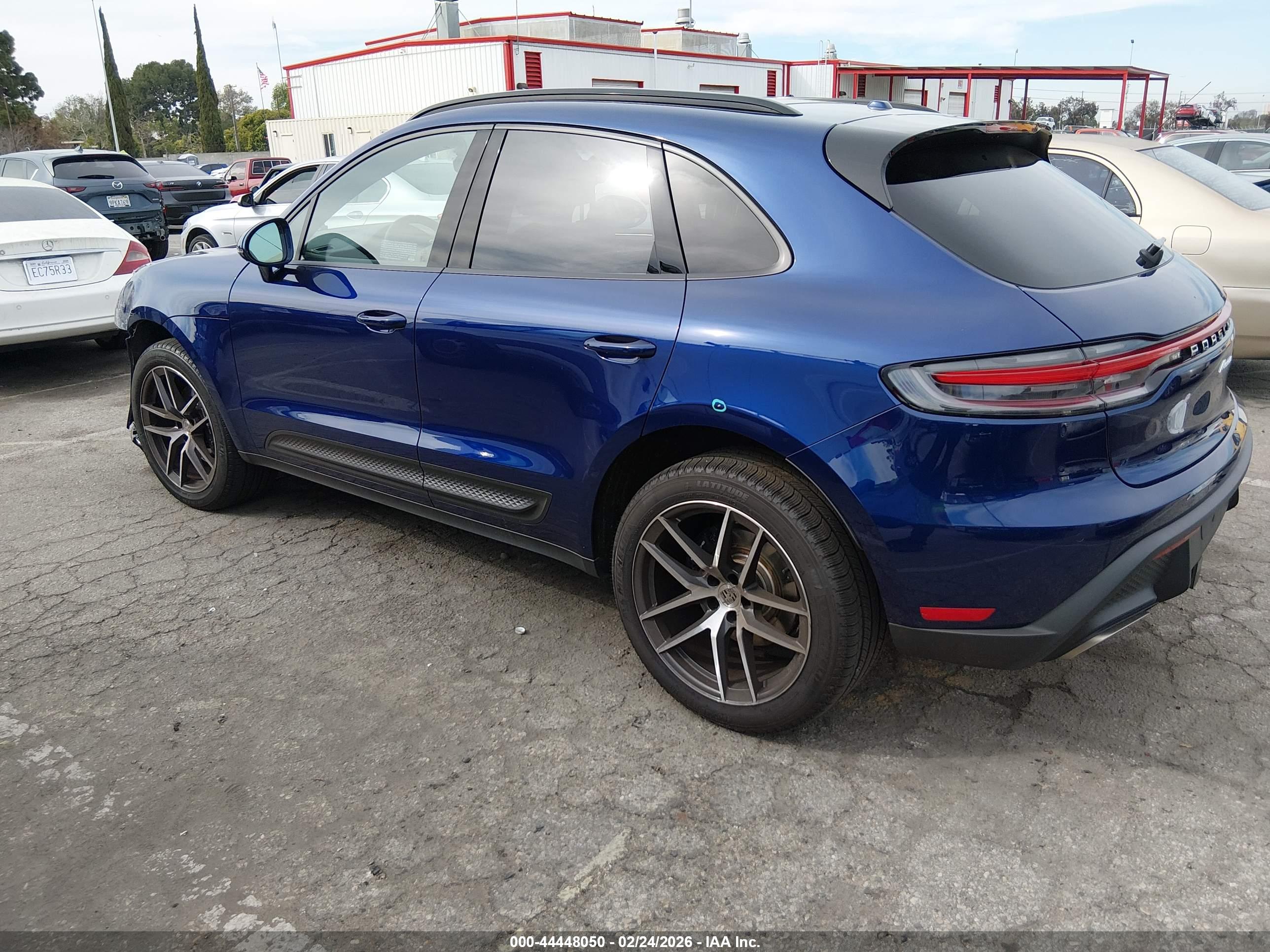 PORSCHE MACAN image 3