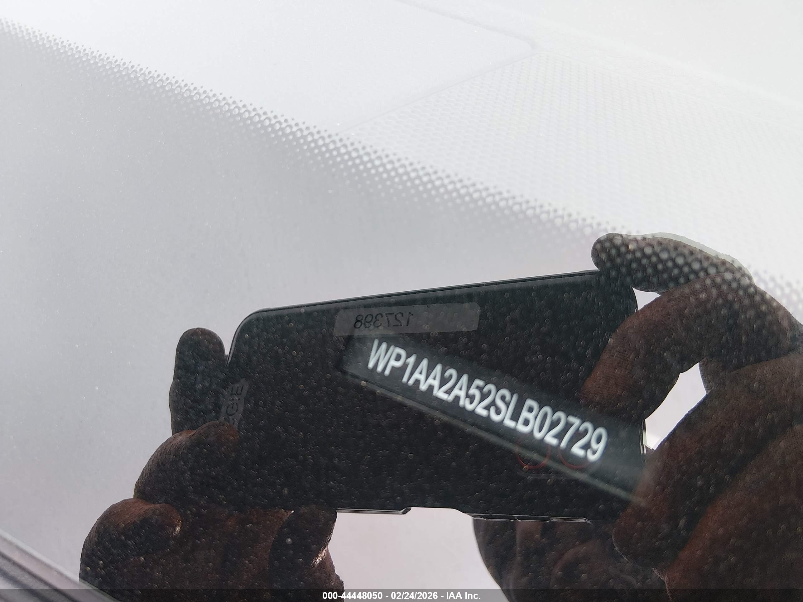 PORSCHE MACAN image 9
