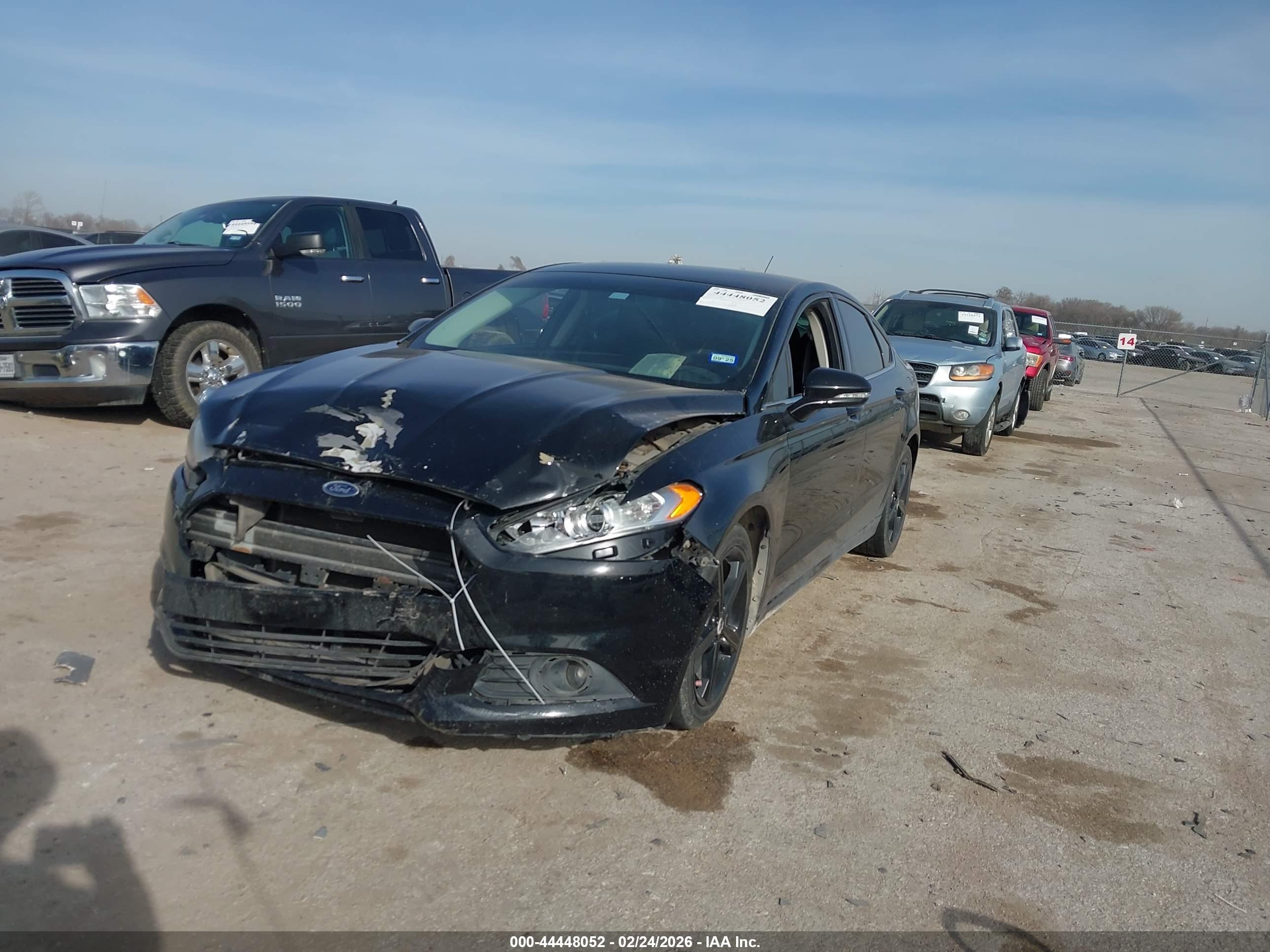 FORD FUSION image 2