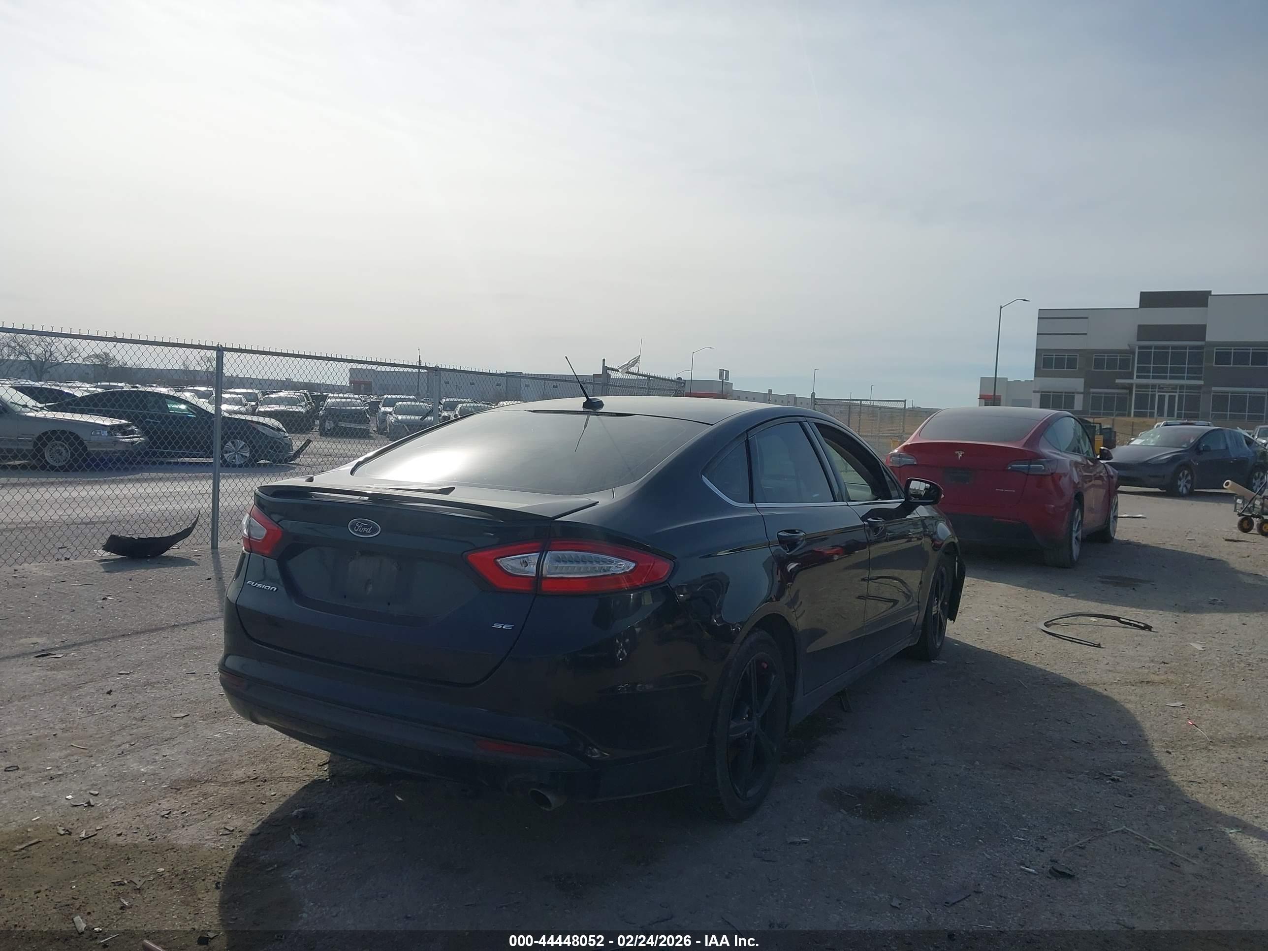 FORD FUSION image 4