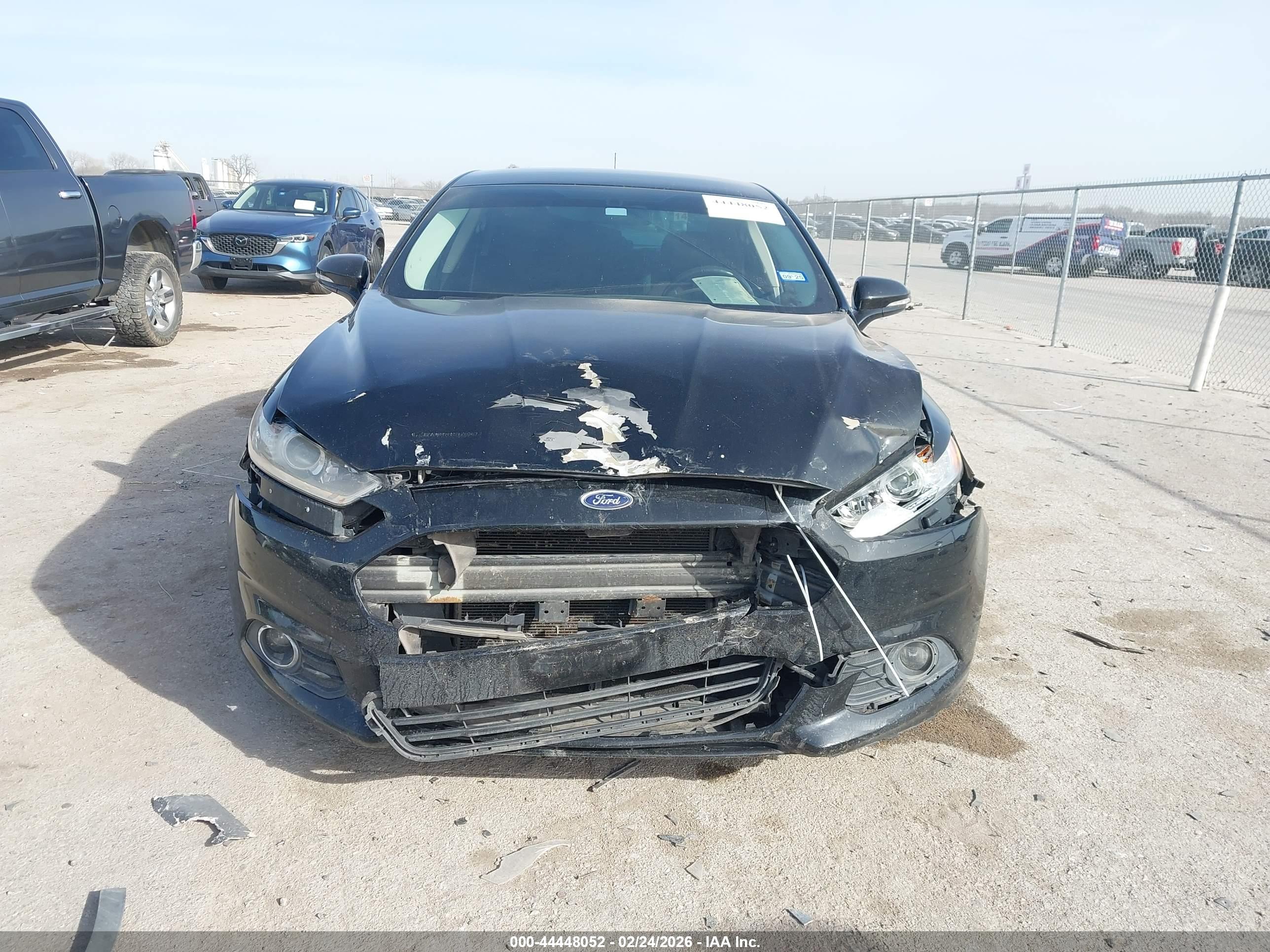FORD FUSION image 6