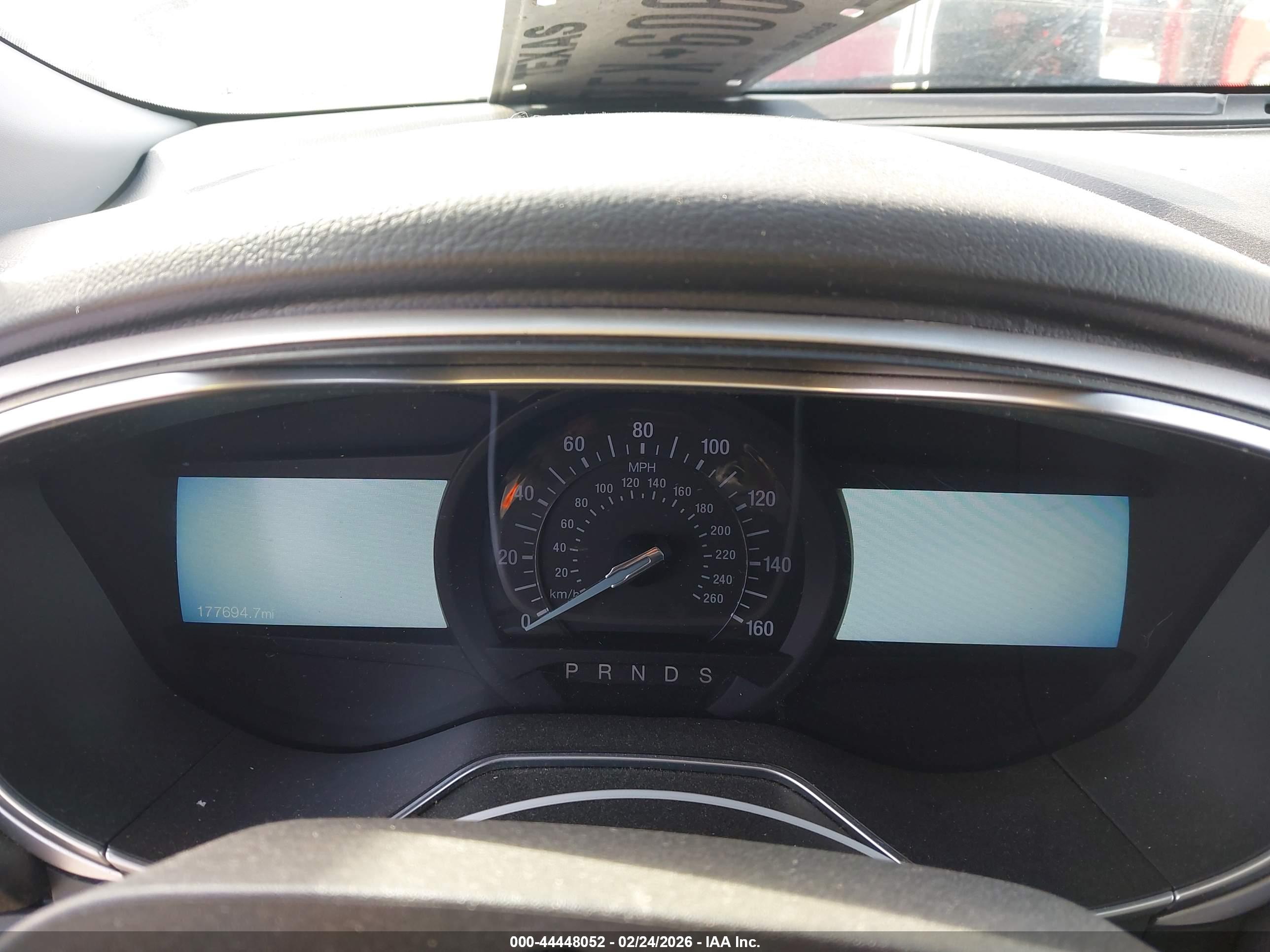 FORD FUSION image 7