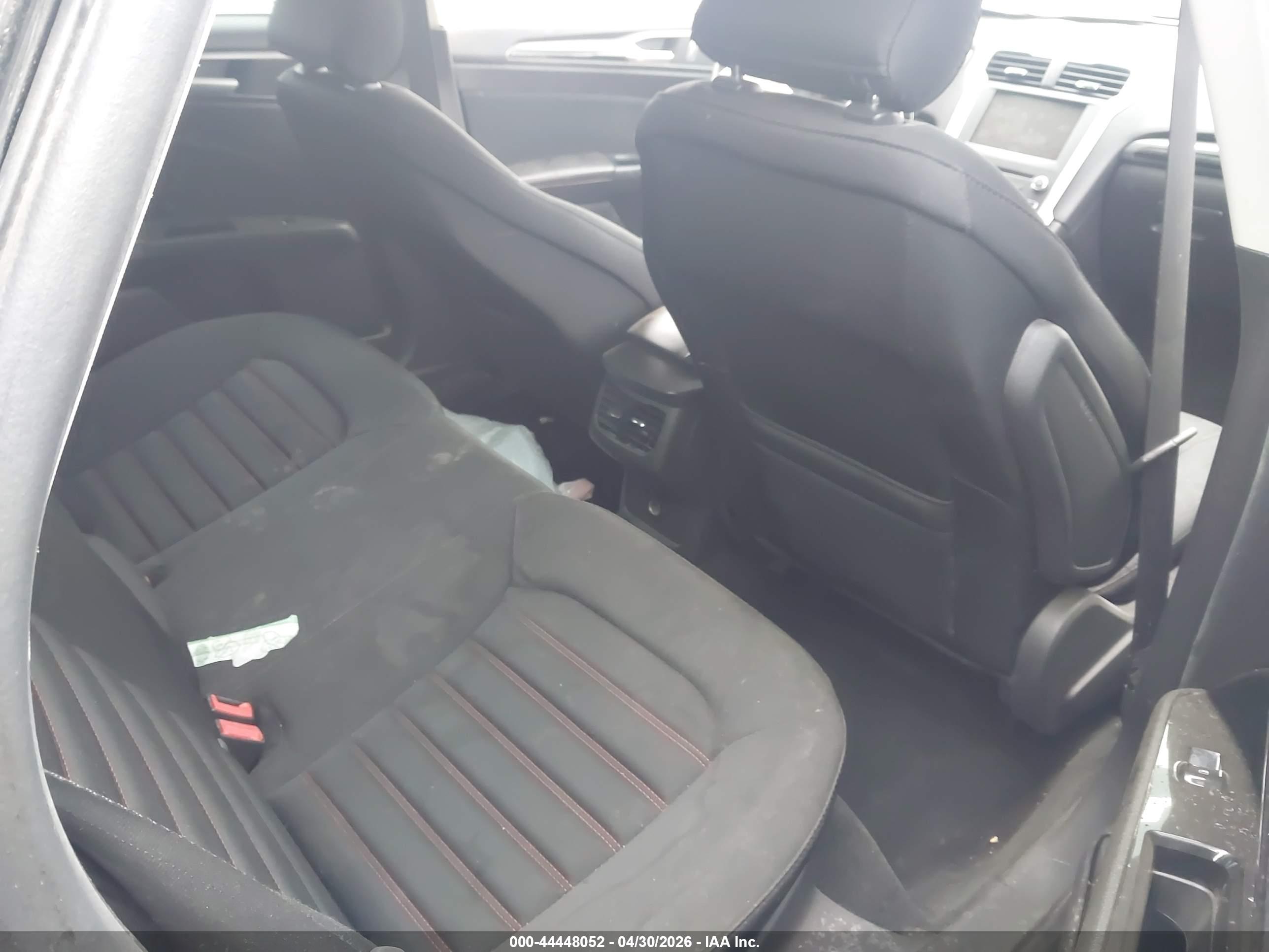 FORD FUSION image 8