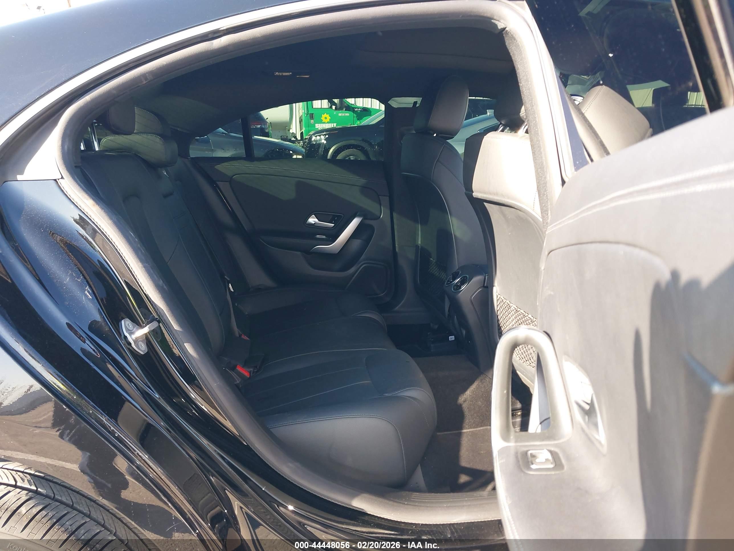 MERCEDES-BENZ CLA image 8