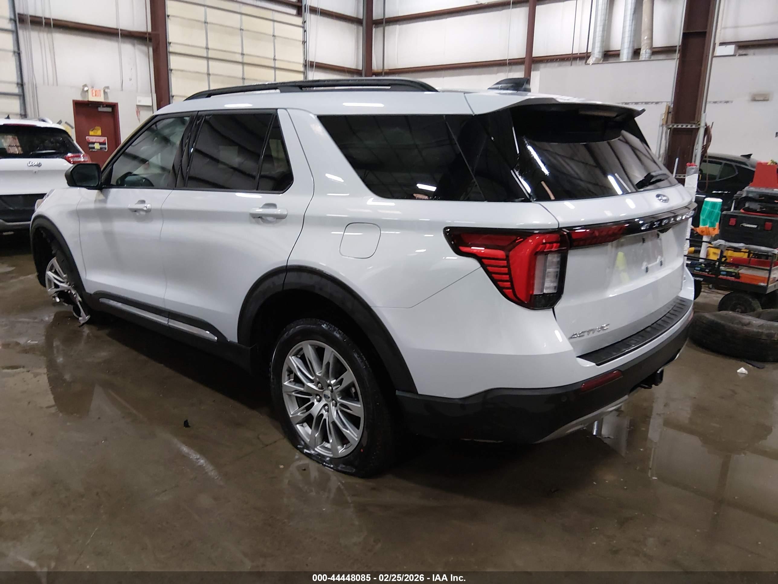 FORD EXPLORER image 3