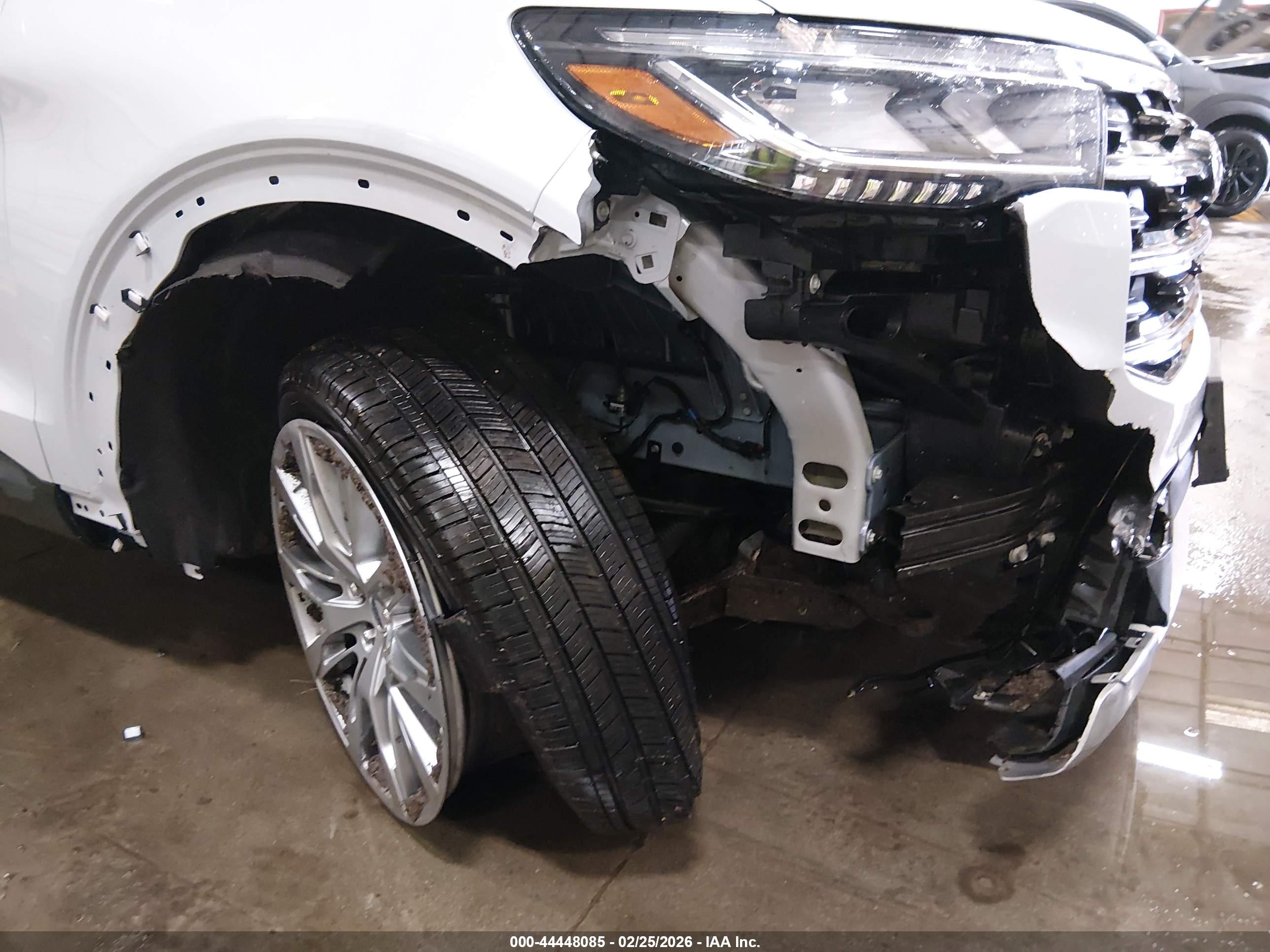FORD EXPLORER image 6