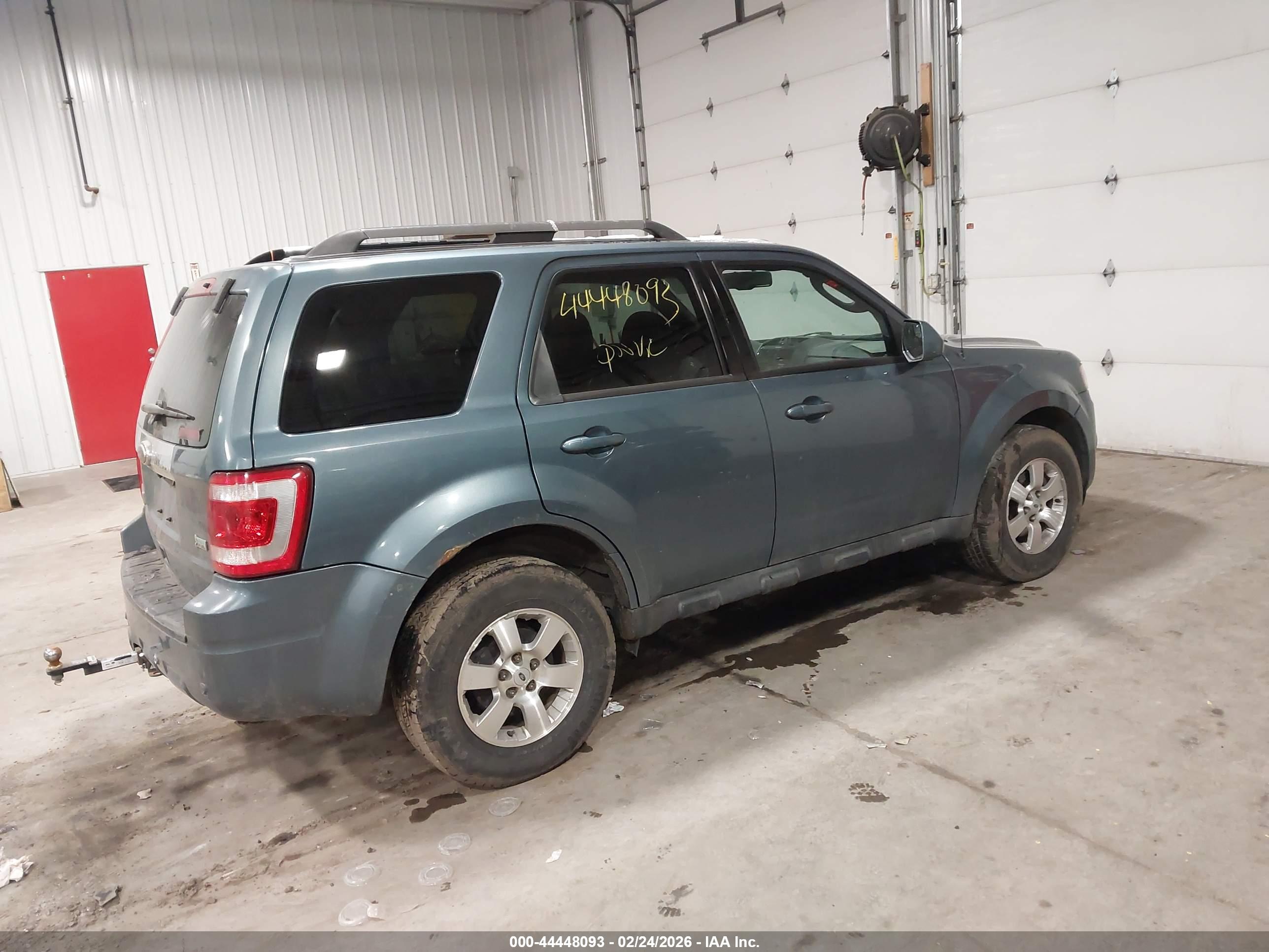 FORD ESCAPE image 4
