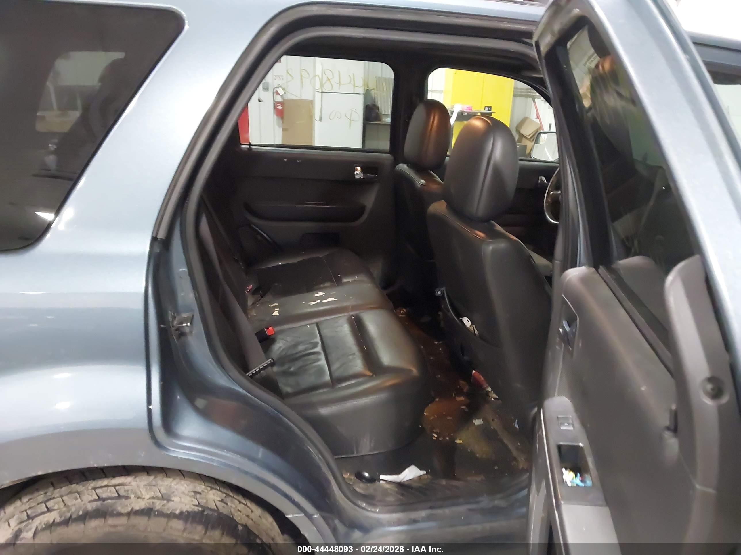 FORD ESCAPE image 8