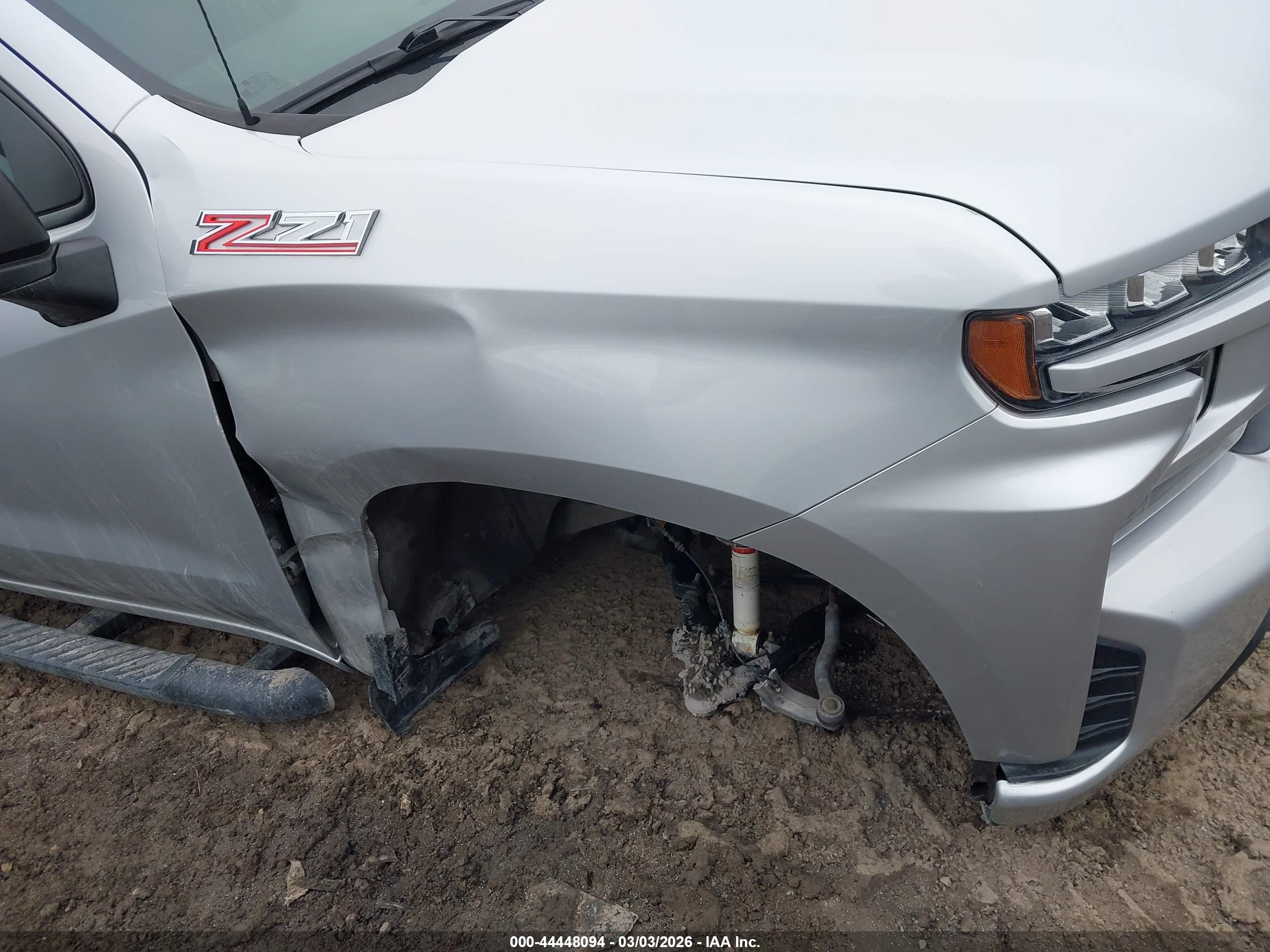 CHEVROLET SILVERADO image 6