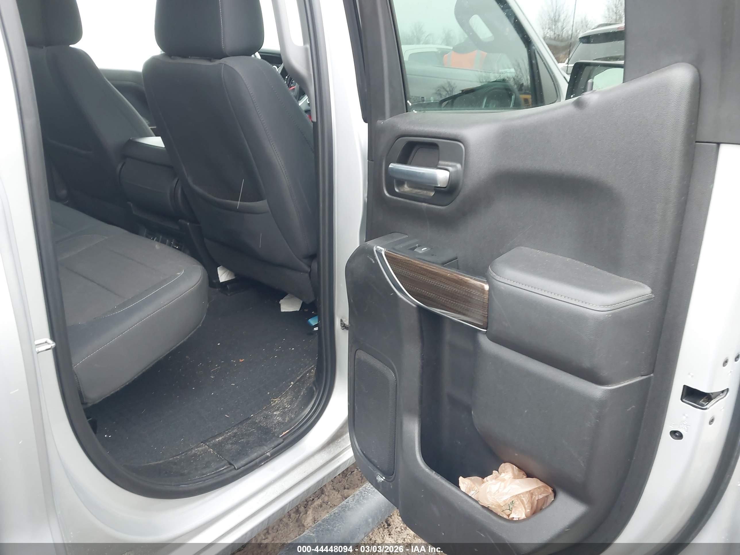 CHEVROLET SILVERADO image 8