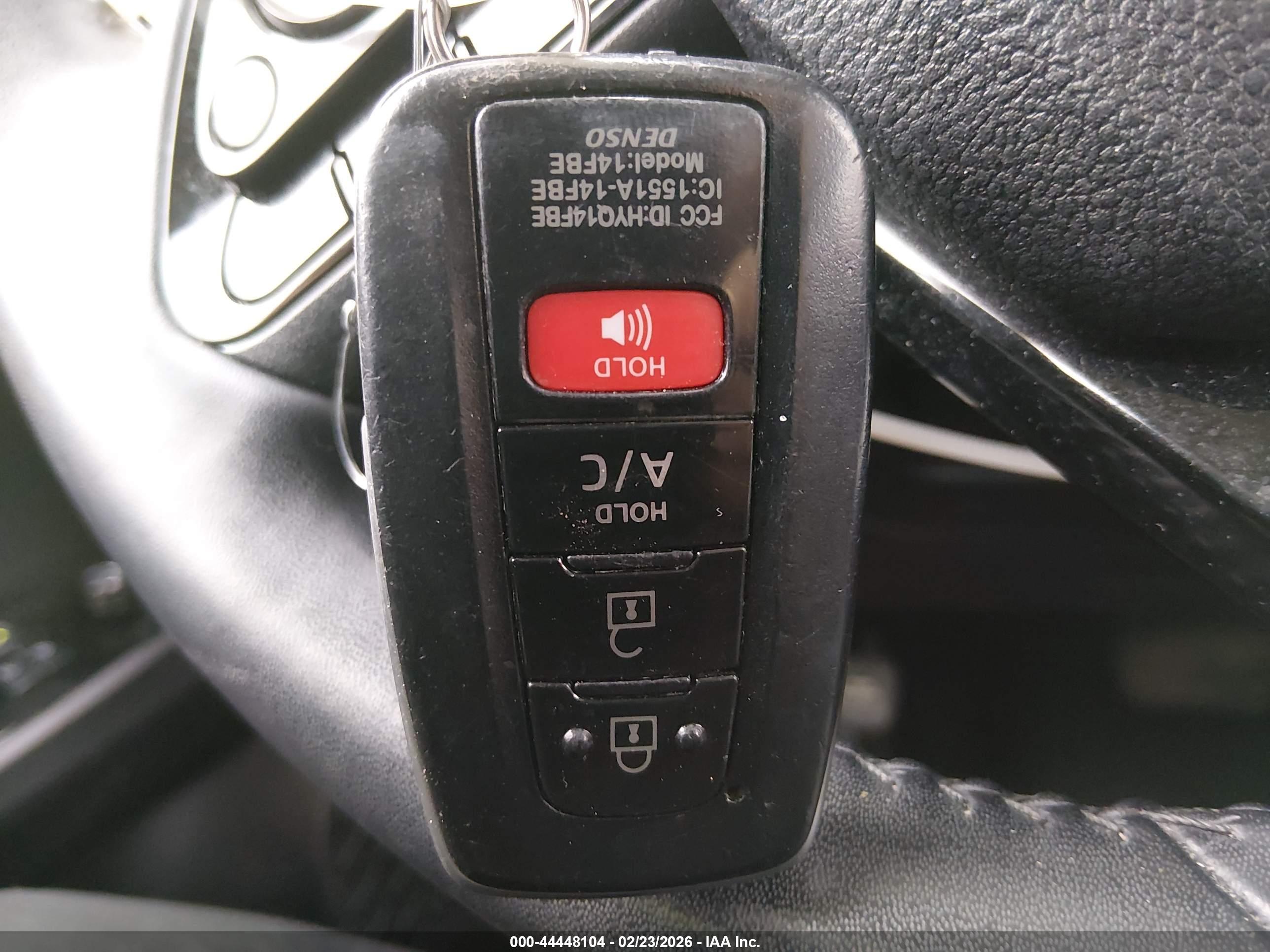 TOYOTA PRIUS image 11