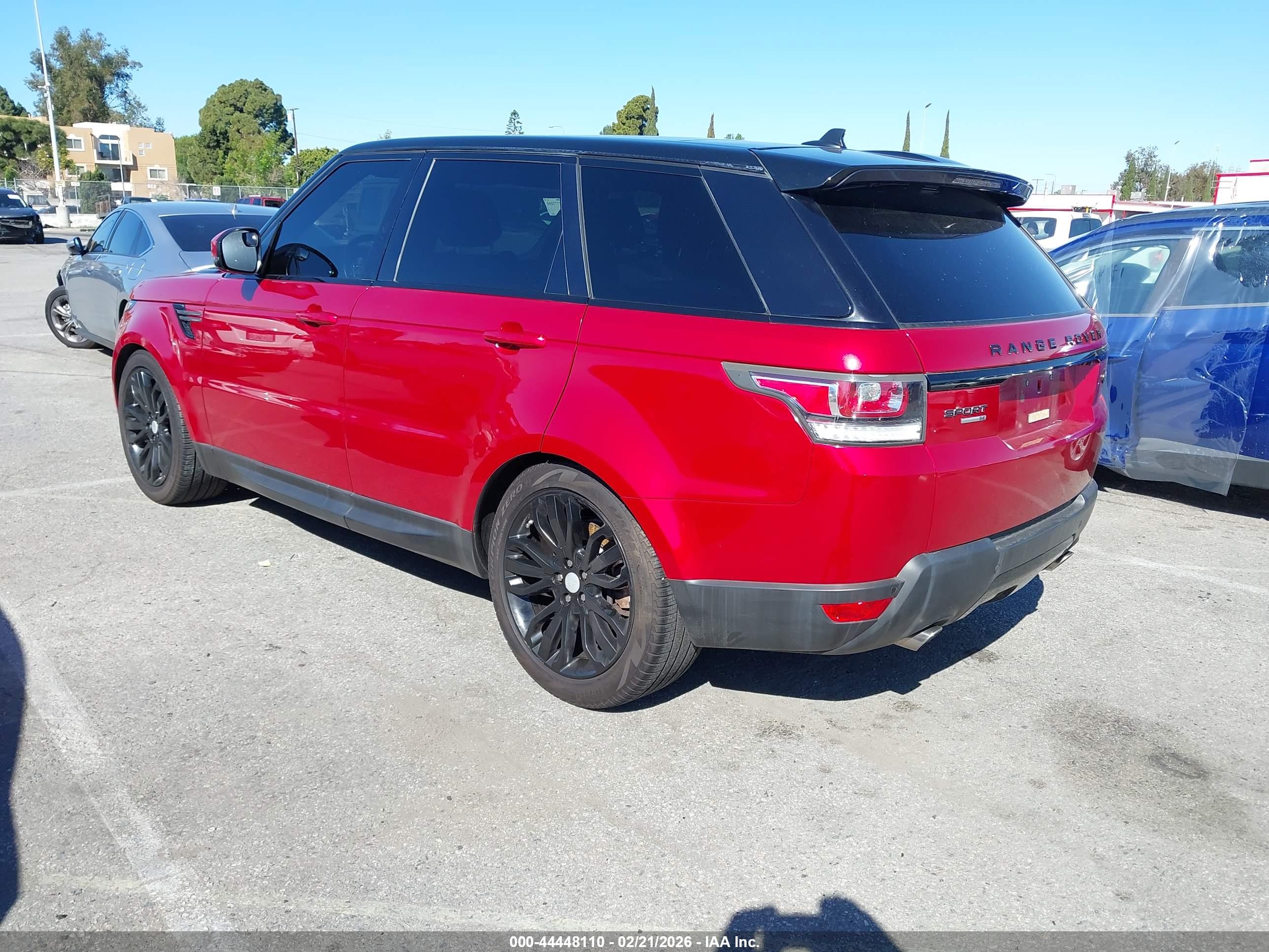 LAND ROVER image 3