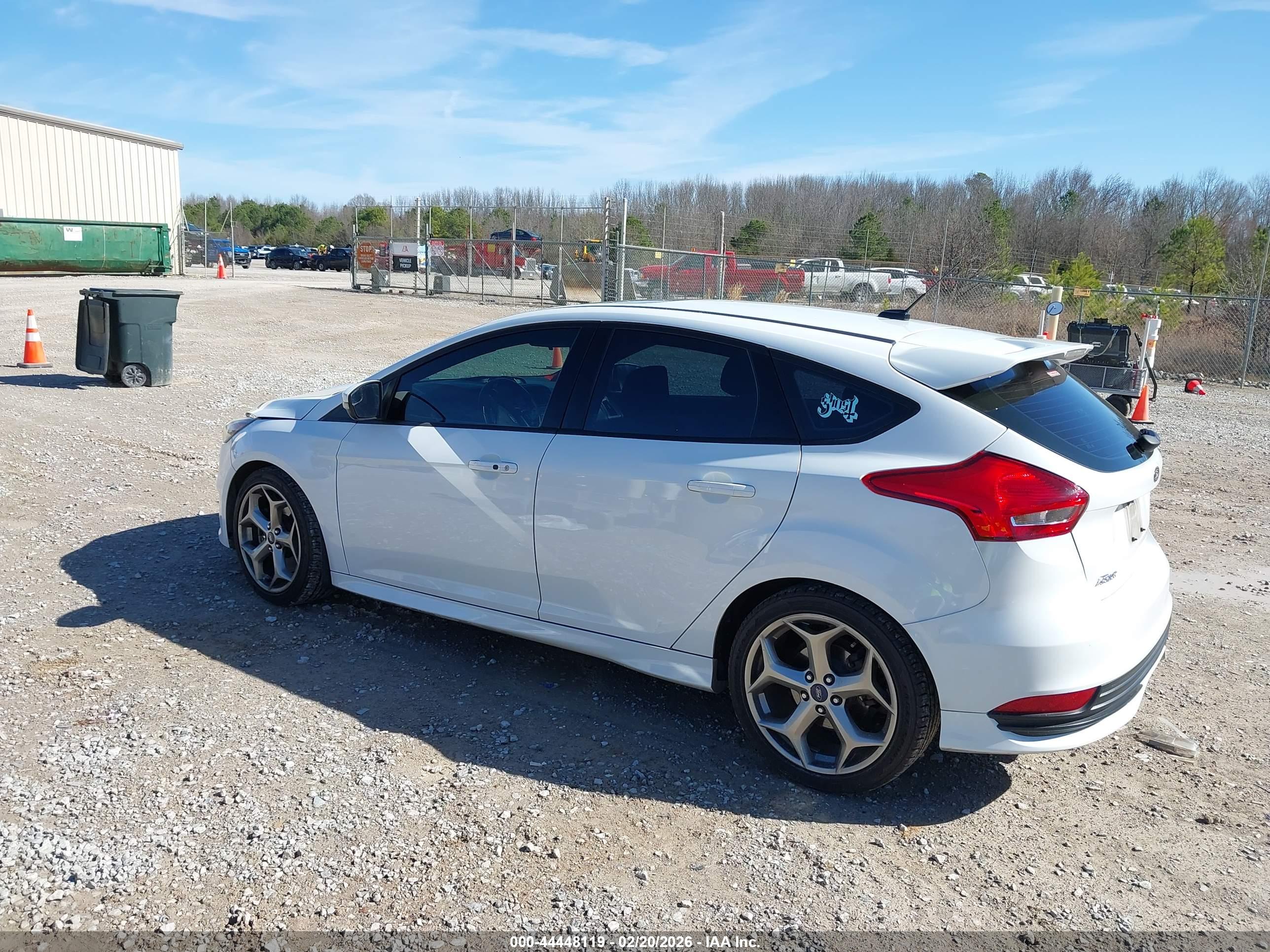 FORD FOCUS image 3
