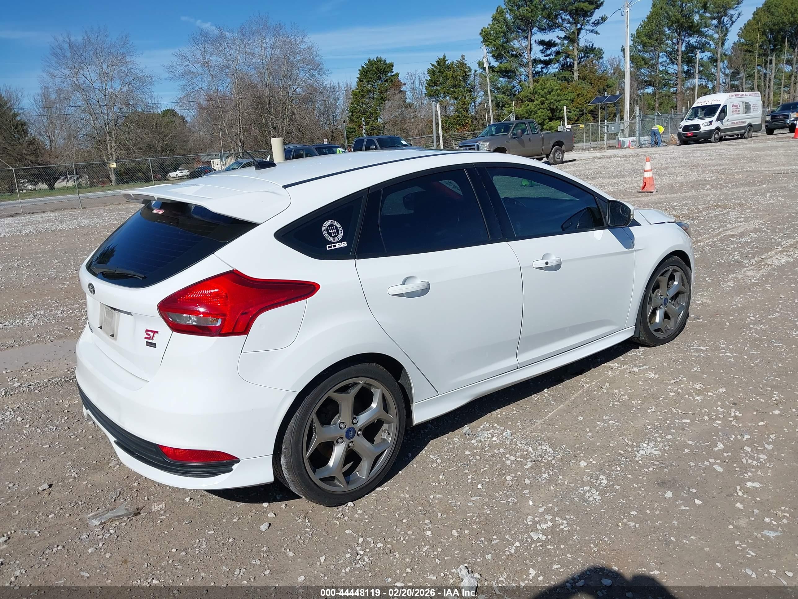 FORD FOCUS image 4
