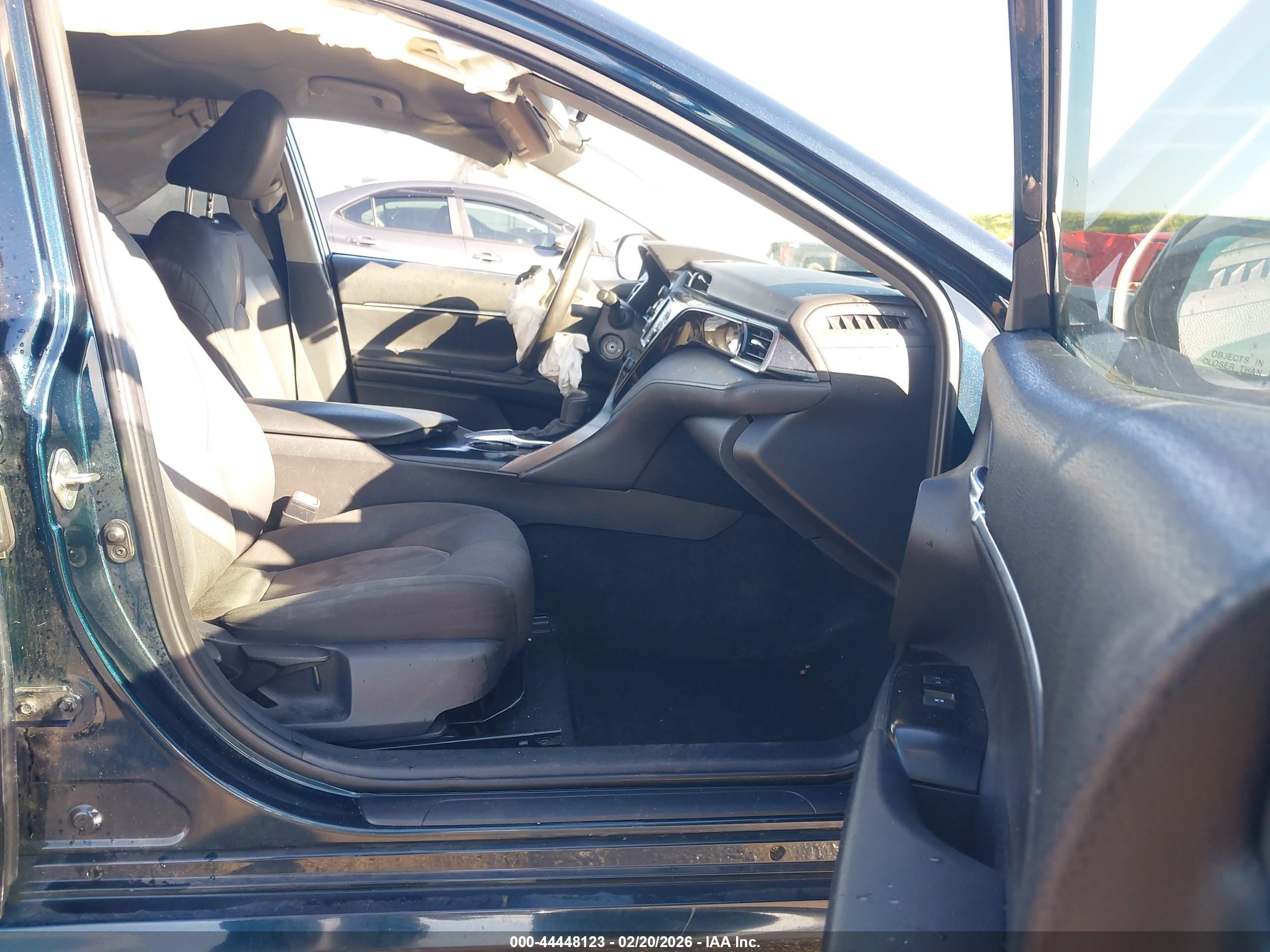 TOYOTA CAMRY image 5