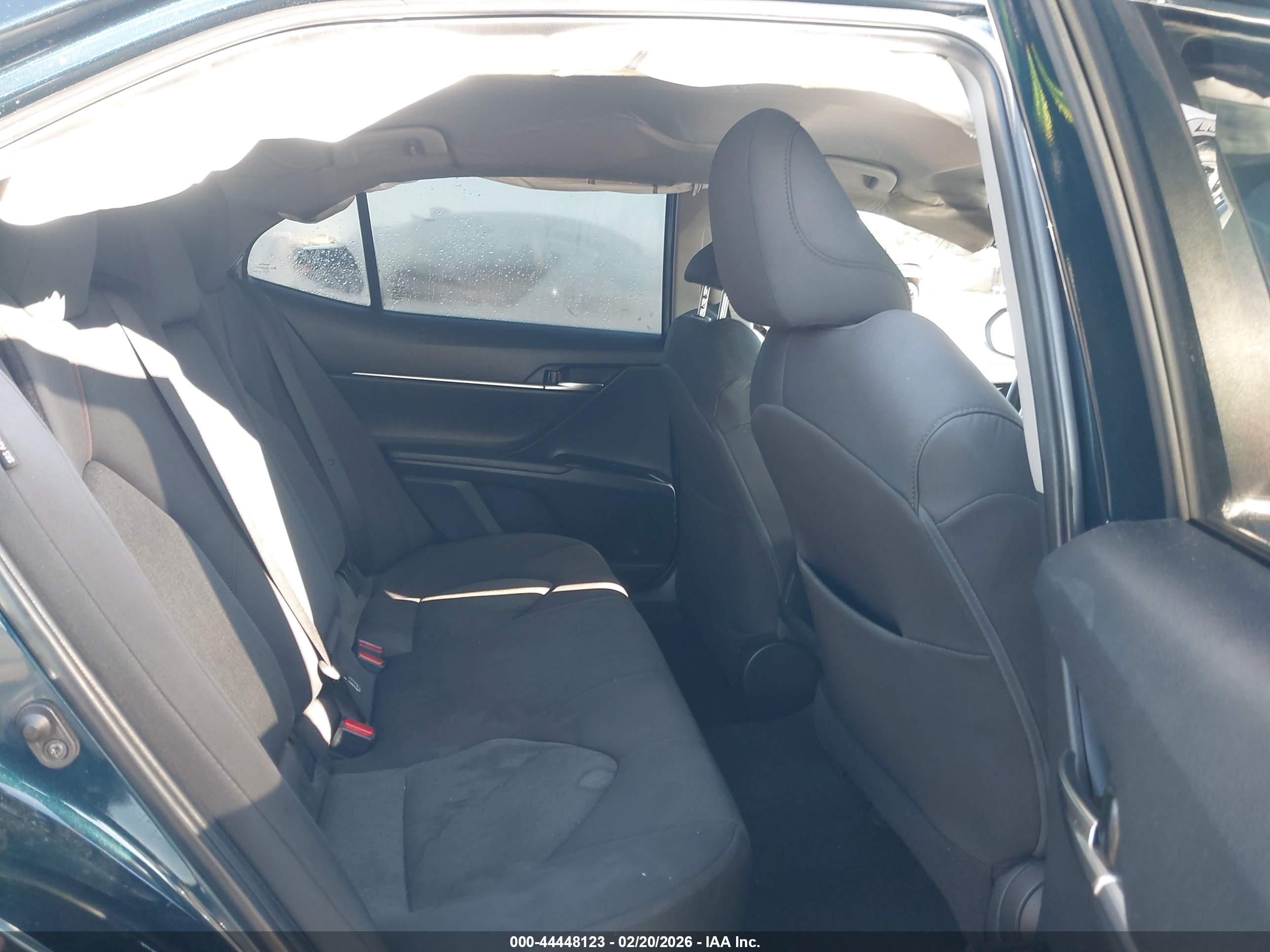 TOYOTA CAMRY image 8