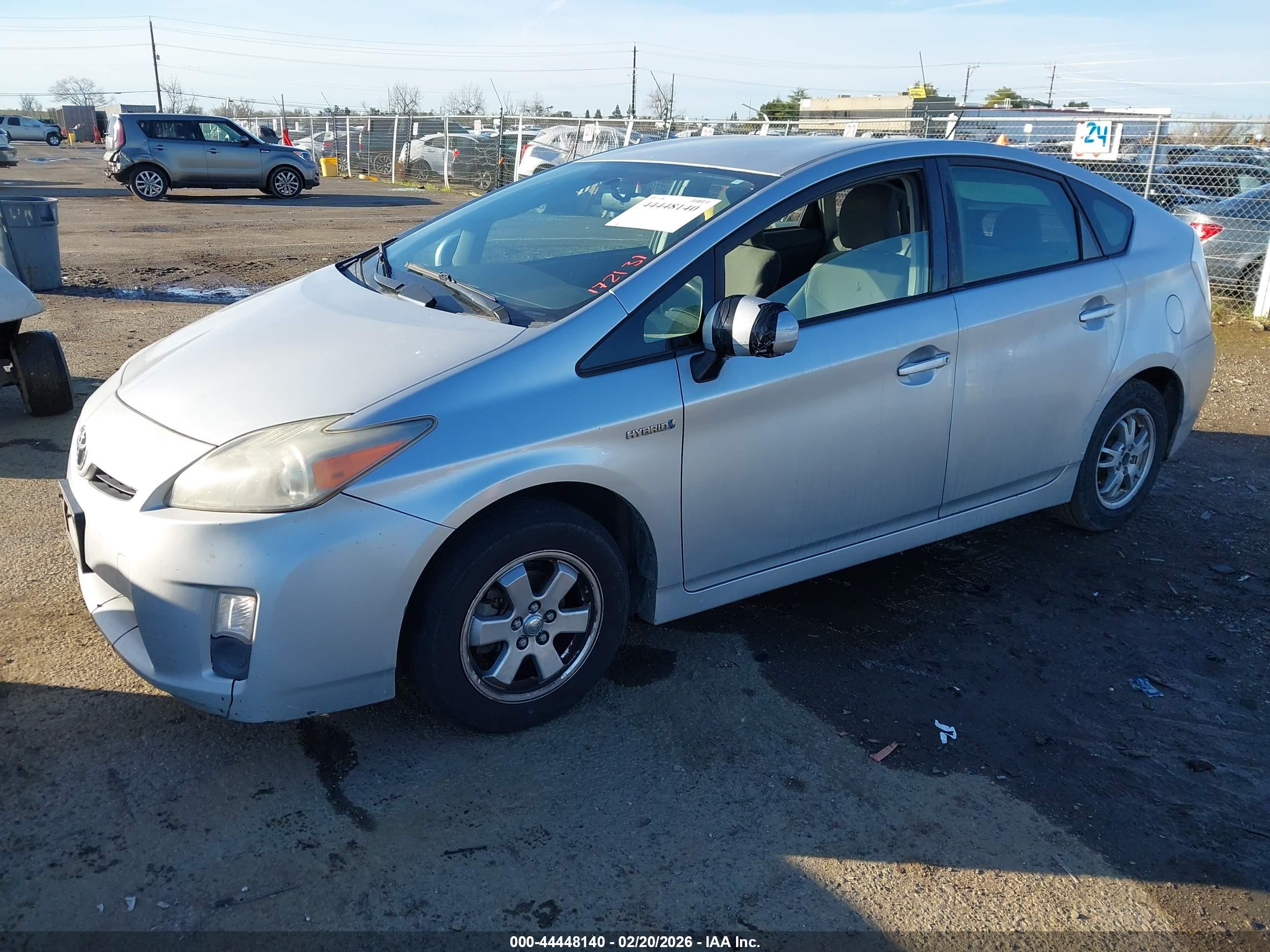 TOYOTA PRIUS image 2